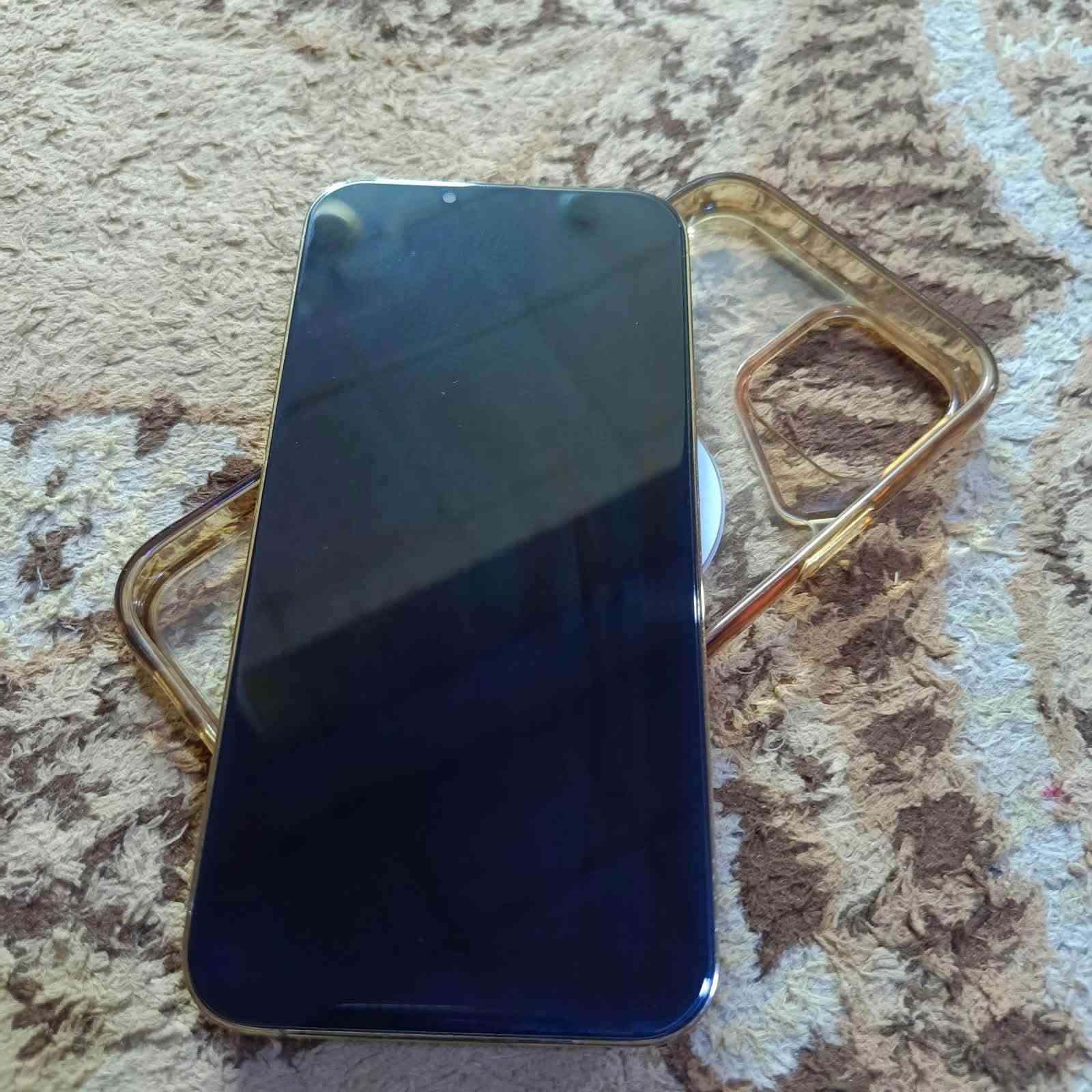 سلام عليكم آيفون13برو ماكس للبيع جهاز نضيف شوف عينك بدل فقط شاشه سعر ٤٥٠//***********

نص مكتوب في الصور:
- حالة البطارية والشحن رسالة مهمة حول البطارية تعذر التحقق من أن بطارية هذا الـ iPhone بطارية أصلية من Apple، قد لا تكون التفاصيل دقيقة تماماً. لمعرفة المزيد الحد الأقصى للقدرة ٧٨٪ هذا قياس لقدرة البطارية مقارنة بقدرتها عندما كانت جديدة. قد تتسبب القدرة المنخفضة بتقليل ساعات الاستخدام بين عملية الشحن والأخرى. أقصى قدرة للأداء الـ iPhone غير قادر على تحديد عمر البطارية. شحن البطارية المحسن للحد من استنزاف عمر البطارية، يتعلم الـ iPhone من عادات الشحن اليومية، بحيث ينتظر ولا يتجاوز ٨٠٪ حتى يحين موعد حاجتك إلى استخدامه.