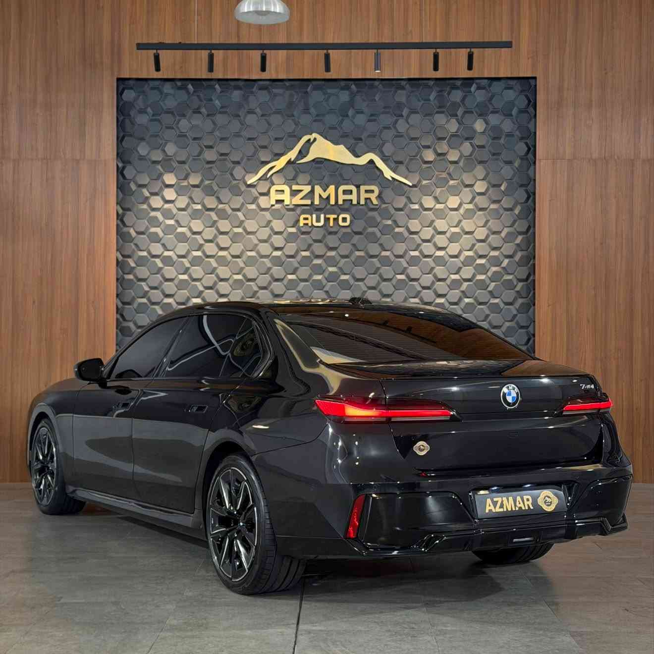 الكرستالة💎
BMW 740i individual ⚜️
شاشة السكف + ابواب رولز + سكف رولز
‎موديل : 2024
كلين تايتل🔥
لون اسود و داخل قرميدي 🔥
ماشية : 30 الف فقط

مواصفات السيارة فول الفول  
شاشة السكف theater screen
ابواب رولز ( كهرباء)
سكف رولز (sky lounge)
جكات
سماعات Bowers & wilkins
داتاشو
ناضور بيها
‎تشغيل عن بعد
رادار امامي و خلفي
اوتو بارك
٥ كامرات
صندوك شفط
انارة كرستالة متعددة الالوان
كشنات جلد 
كشنات تدفئة
ستيرن هيتر
كشنات كهربائي
كشنات ميموري
ويالة M بلادية
ستيرن M بلادية
شاشة بالابواب الخلفية(تحكم مواصفات السيارة)
تصاميم (My mode) تبديل الاوضاع
اوتو هولد
تحكمات كامل الستيرن
تغير اشكال الكيج

مواصفاتها متخلص و بعد هواية متنذكر

السعر : 870$ ورقة

للاستفسار : ***********

العنوان : السليمانية المعارض الجديدة شركة ازمر اوتو معرض رقم ٣٤
