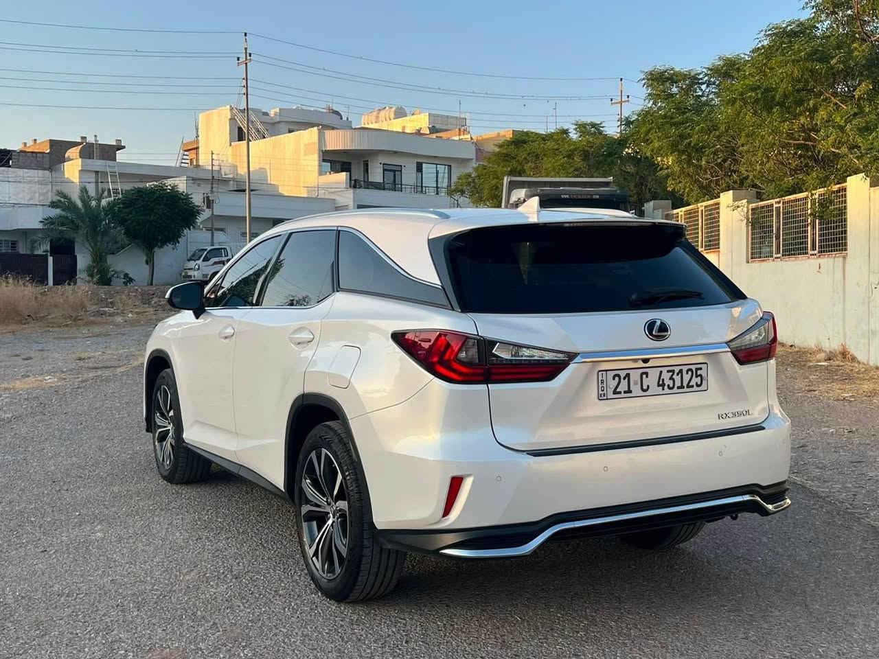 لكسس Lexus RX 350L (مۆدێل 2022 - سێ ڕێز کوشن) 

فول مواسەفات
ڕەنگی سپی سەدەف
مەکینەی ٦ پستۆن
دەبوڵ ئەکسل
٣ ڕێز کوشن
ناو کرێمی
سەقف سڵاید 
ڕاداری پێش و دوا
سەیارەکە بێ بۆیاخە (مەکفول لە بۆیاخ)
نرخ: ٢٩٨ وەرەقە ($29,800)
بۆ زانیاری زیاتر پەیوەندی بەم ژمارەیەوە بکە: ***********

لكسس Lexus RX 350L (موديل 2022 - ثلاث سرايات

فول مواصفات
لون أبيض صدفي
محرك 6 بستن
دبل أكسل
3 سرايات كوشنات
داخل كريمي
فتحة سقف 
رادار أمامي وخلفي
السيارة مكفولة من الصبغ (بدون صبغ)
السعر: 298 ورقة ($29,800)
للمزيد من المعلومات اتصل عل هذا الرقم: *********** السليمانية, العراق
