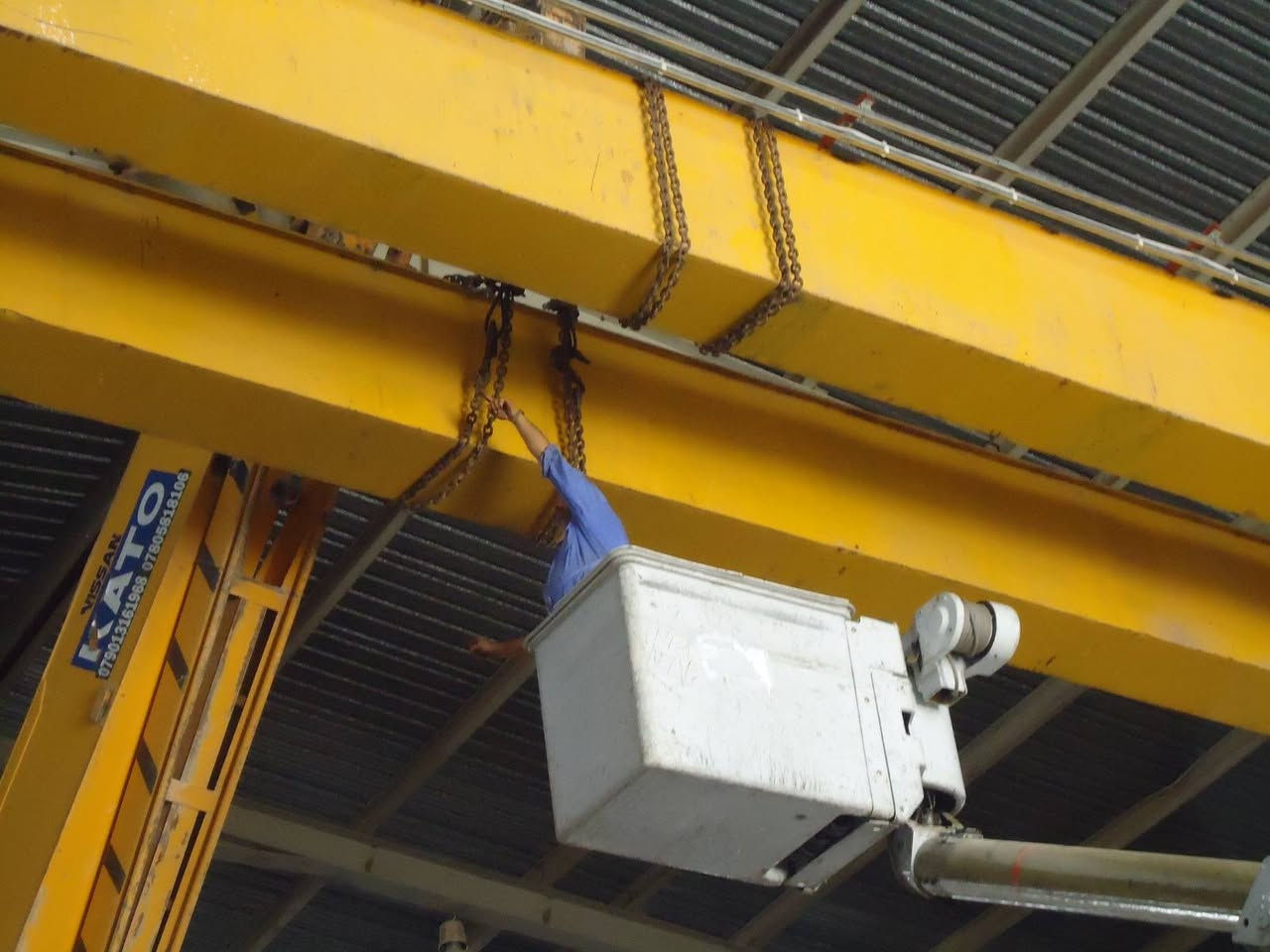🛠️ يتوفر خدمات النصب والصيانة الفنية الهندسية:
▫️ الرافعات الجسرية (  Over head crane ):
• نصب وصيانة شاملة (كهرباء + ميكانيك).
• نصب ومد خطوط الباسبارات (Busbar Systems).
​▫️ باسكتات المباني الخارجية:
• صيانة كهربائية وميكانيكية شاملة لمنصات الواجهات.
​▫️ خدمات مكملة:
• صيانة لوحات التحكم، دوائر الأمان، وعقود الصيانة الدورية.
​📞 للاتصال والواتساب:
***********
