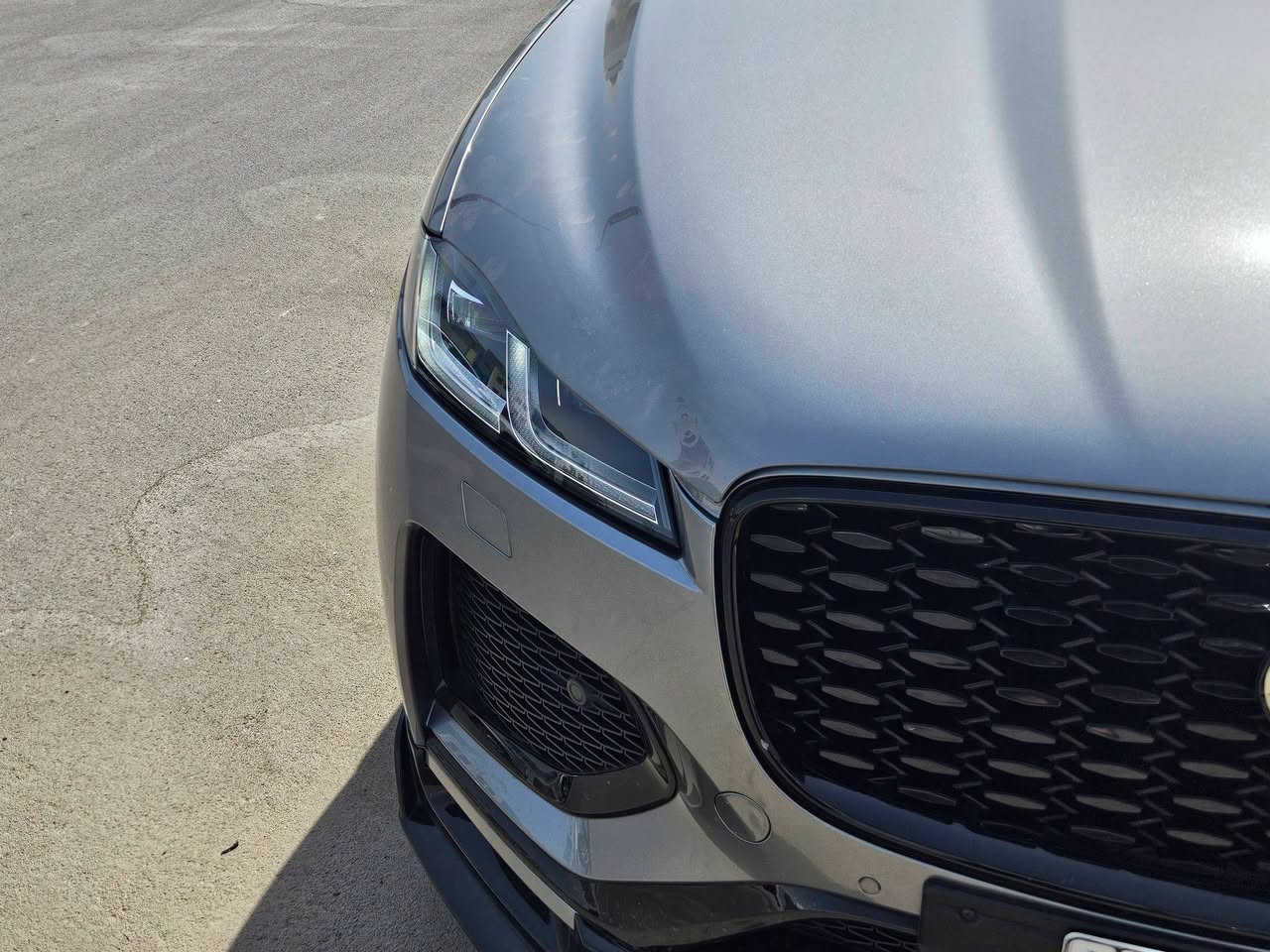 جاغوار F-Pace R-DYNAMIC • ٢.٠ لتر توربو • ضمان ١٠ سنوات