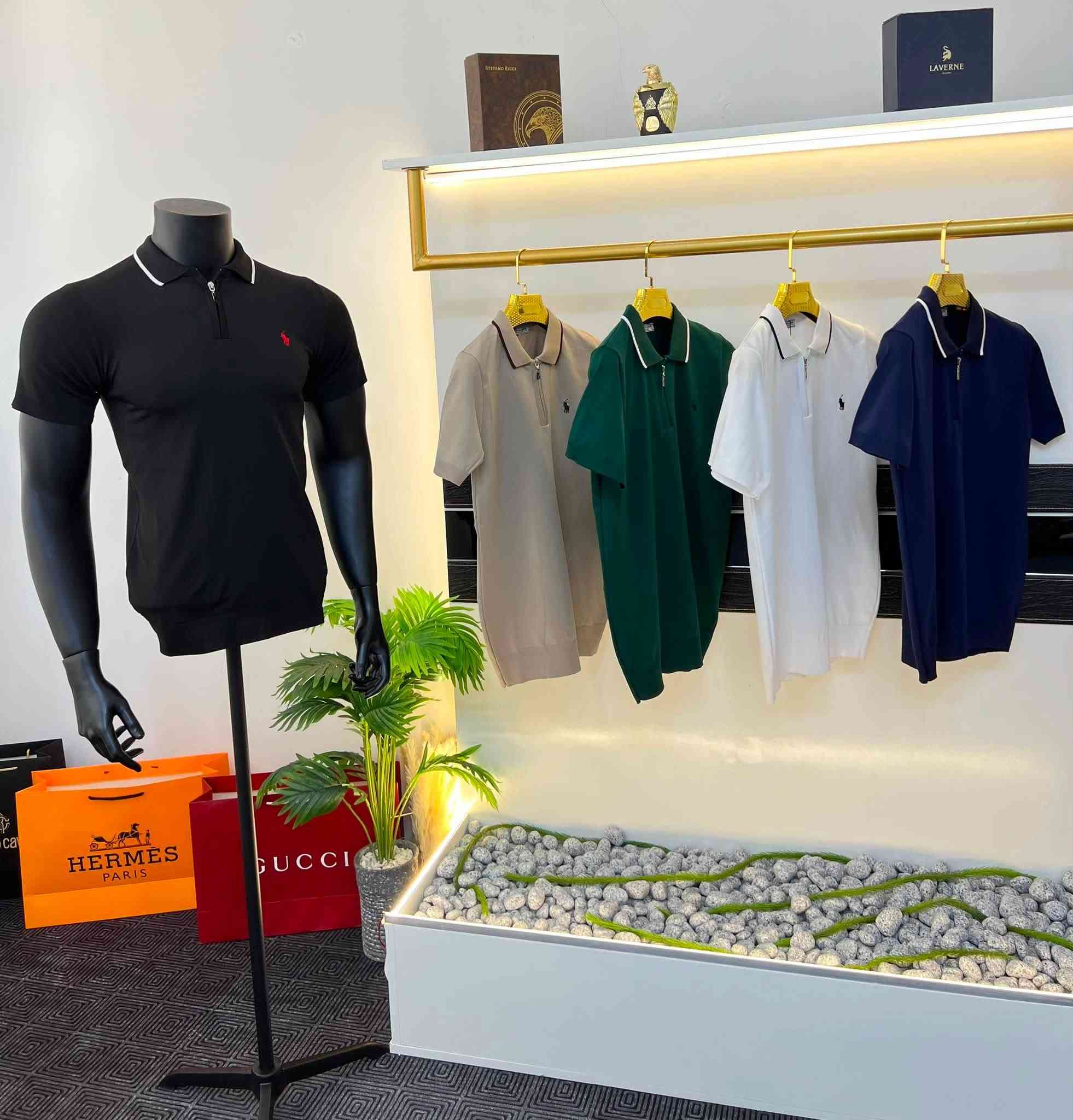 جملة فقط ✅

تيشيرتات تريكو تركي اصلي بظمان 
تفحص أمام المندوب 
سيرية يجي 5 عدد 
قياسات : S - M - L - XL - XXL 
سعر الجملة : 6$ 
للطلب واتساب : ***********
