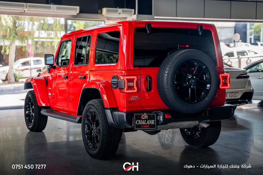 Jeep Wrangler Sahara 4xe

السنة: 2024
الممشى: 34,000 ميل
السعر: 32,500$
الحالة: بوند تبديل – بدون أضرار داخلية وبدون فتح Airbags
الموقع: دهوك

المحرك ونظام الدفع:

* محرك 4 سلندر 2.0 لتر Turbo Plug-in Hybrid
* القوة: 375 حصان
* العزم: 637 نيوتن متر
* ناقل حركة أوتوماتيك 8 سرعات
* نظام دفع 4x4

المواصفات:

* فئة Sahara 4xe
* نظام Plug-in Hybrid
* شاشة Uconnect
* Apple CarPlay + Android Auto
* كاميرا خلفية
* حساسات ركن
* تشغيل ودخول ذكي
* مثبت سرعة
* مصابيح LED
* جنوط ألمنيوم
* أنظمة أمان ومساعدة السائق

📞 ***********
شركة جلنك وليد صبري – دهوك

#Chalank_cars_duhok

نص مكتوب في الصور:
- *********** CH شركة چلنك لتجارة السيارات - دهوك
- *********** CH شركة جلنك لتجارة السيارات - دهوك
