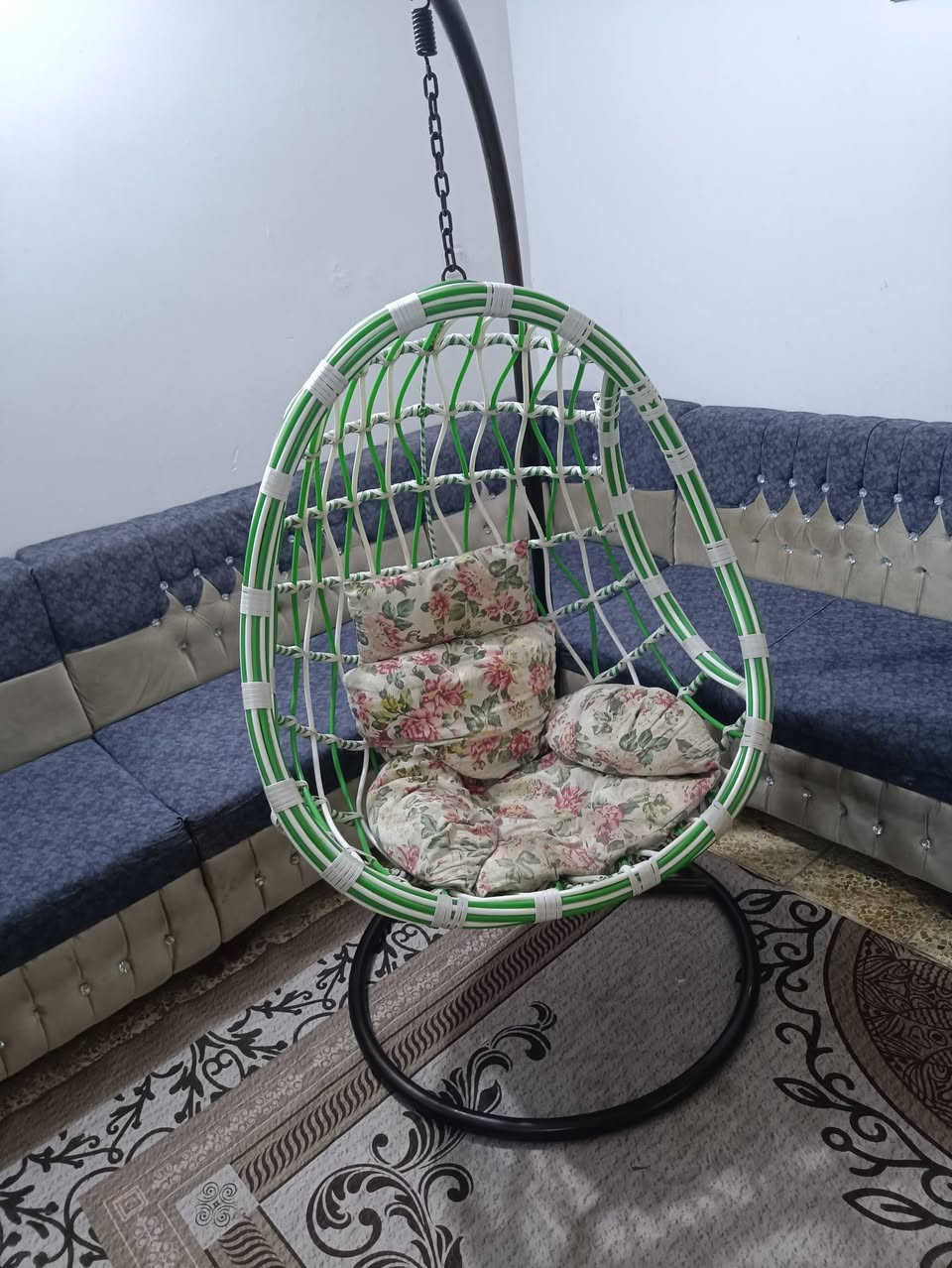السلام عليكم ديوان ومرجوحة للبيع للاستفسار الاتصال على الرقم ***********
