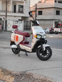 دراجة شحن كهربائية • جديدة • مستخدمة شهرين