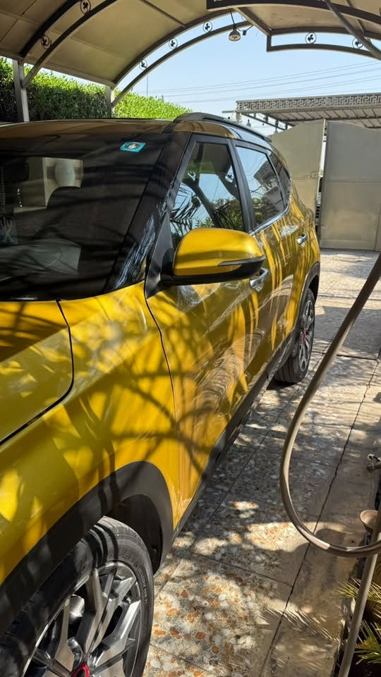 كيا سيلتوس sx
2022
المحرك 1.6T 
4سلندر
AWD
حادث جاملغ وبنيد 
الصور حادث موجودة⬇️
رقم الشاصي
KNDETCA28N7305436 
ماشية 30 الف ميل 
    مصابيح أمامية LED
* LED Fog Lights
* إضاءة DRL LED

شاشة 10.25 إنچ
* Apple CarPlay / Android Auto
* نظام صوت Bose Premium
* 7 سماعات + Subwoofer
* شحن لاسلكي للموبايل
* تشغيل عن بُعد
* دخول وتشغيل بدون مفتاح
* مكيف أوتوماتيك
* مرايا مدفأة
* مرآة داخلية Auto-Dimming
* مقود رياضي Flat-bottom
* فرامل Parking كهربائية
* مثبت سرعة Smart Cruise Control مع Stop & Go 

العنوان بغداد السيدية
السعر 12,000$
***********
