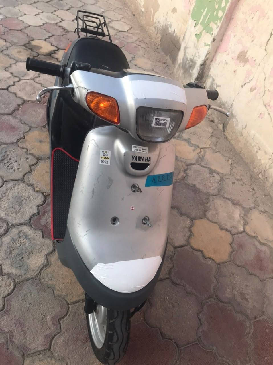 سلام عليكم دراجه بطه للبيع دراجه جديده شلعه ومعدل فول شغاله سلف هندر صارلي3 اشهر من امطلعه من المعرض دراجه كهربائيات شغاله الايت المامي وخلفي شغلات بكلايتات شغاله  قفل ركبه قفل جنطه يعني دراجه فول من كلشي سعر 500وبيها مجال وترهم امراوس حسب القناعه مكاني كربلاء رقم ***********
