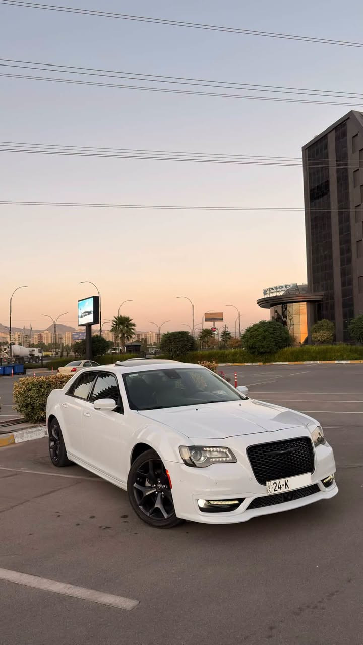 سلام عليكم
اوباما 2023 Touring L ام الرادار
(رجاءً الي ما يعرف بيها لا يكسر هاي مو تورينك عادي هاي تورينك L تجي اعلى فئة ام الرادار ) 

رقم دهوك جاهزة 

 فول مواصفات
سعر 365 وبيها مجال للشراي

ماشية 56 ميل  حقيقي بشرط  سيارة مال جناي

 كلين تايتل مكفولة

فول مواصفات 
بانوراما
رادار امامي 
دبل لحية بلادي (بجم عريض)
محافظه على المسار
حساسات
لايتات زينون بلادي 
تبريد كشنات امامي
تدفئة كشنات امامي
كشن خزن ميموري
كشنات جلد 
كشنات كهرباء
كشنات خلفية تدفئة
ستيرن كهرباء
ستيرن تدفئة 
تشغيل عن بعد
كاميرا خلفية 
تعتيم مرايا
سستم صوت Alpine 
بلاجكتور
كير ماوس
شاشة كبيرة
تحكات ستيرن
مثبت سرعة
دمام خلفي
وباقي مواصفات الاوباما المعروف 

رقم تلفون 
***********
***********
