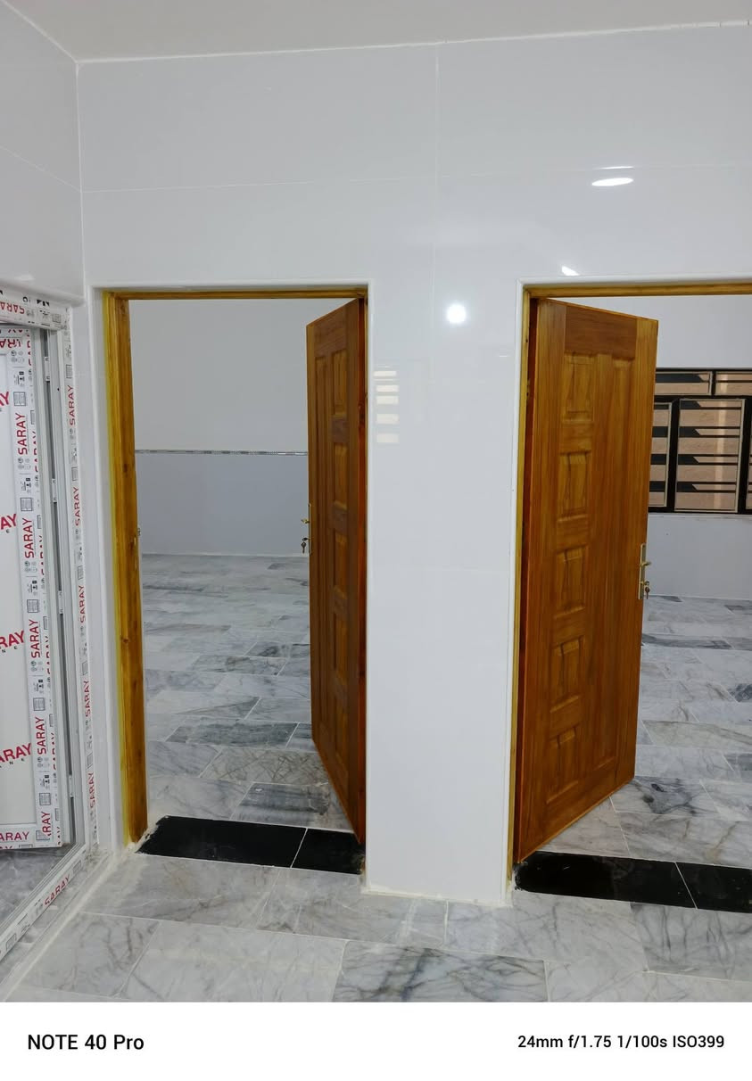 للبيع بيت مساحة 180م طابقين 4 نوم استقبال ومطبخ
وكراج وصحيات 
***********
