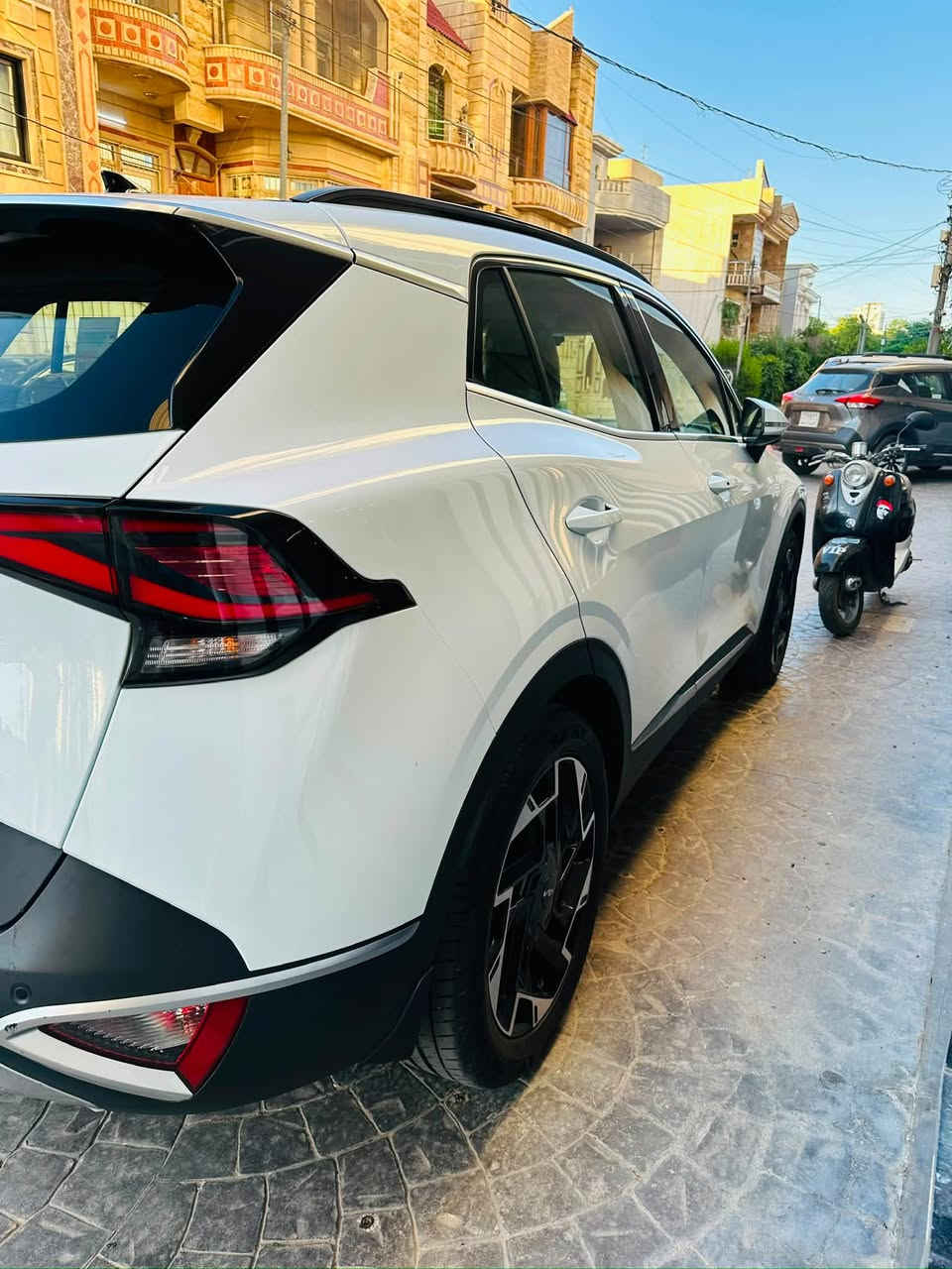 سبورتاج 2024 فول
ضمان شركة  نيم بعده بالضمان 
ماشي 23  الف بدون اي ضرر 

بانوراما - صندوق كهرباء 
شفتات سكان - رادار نقطة عمية 

كشنات كهرباء - ويل كب  19

كشنات سكان تدفية - حساسات امامي خلفي
مواصفاته معروفة الفول 
رقم اربيل - مكانه اربيل ✅
✅220 $  
‎سيارة بدون بارد بدون صبغ بدون ضربة
***********واتساب

نص مكتوب في الصور:
- Relaxing