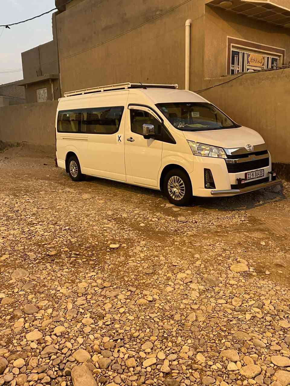 السلام عليكم....
هايسا 2023 فول فول مواصفات كير اوتوماتيك 
دوشمه سعد الجنابي ١٥ راكب  محور تانكي بانزين ١٤٠
سيبايه ودرع السياره ماشيه ٢٦٠ الف السياره مكفوله كفاله عامه شرط السونار تخم تاير جديد مكان السياره واسط
ابو عباس ***********
