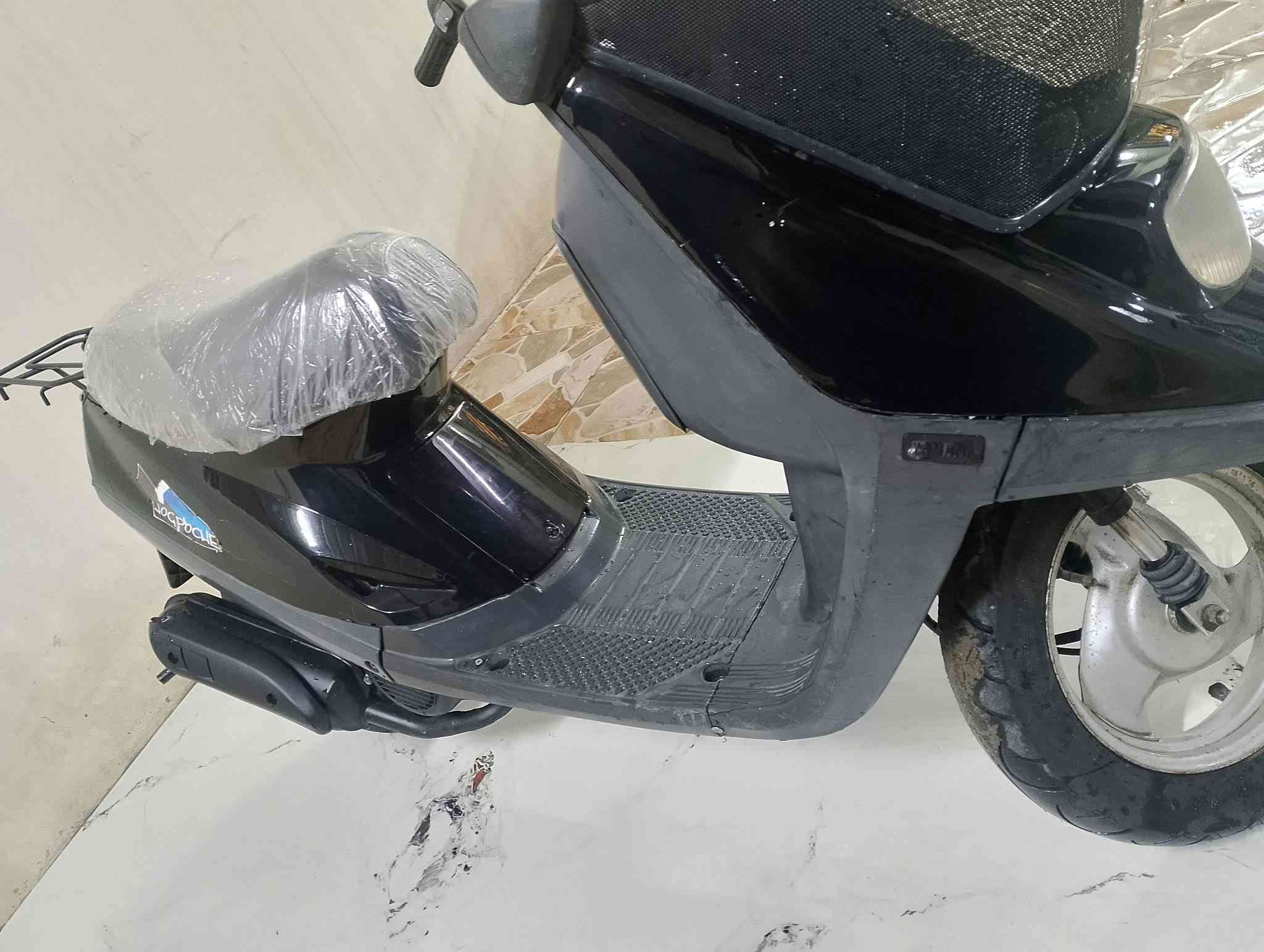 السلام عليكم، هذه الدراجة للبيع
النوع: ياماها (Yamaha))

المحرك: ما مفتوح وبدون أي مشاك

الكهربائيات: كلها شغالة ونظيفة

العدادات:شغال(عدادالسرع البنزين)

المكابح (البريك): يقف بمكانه، بدون أي عيب 

الفطر (الشرائح/الكفرات): ما مكسور 

وجاهز بلاديالإطارات (التواير): جديدة

*********** تعال واتساب او سیم
