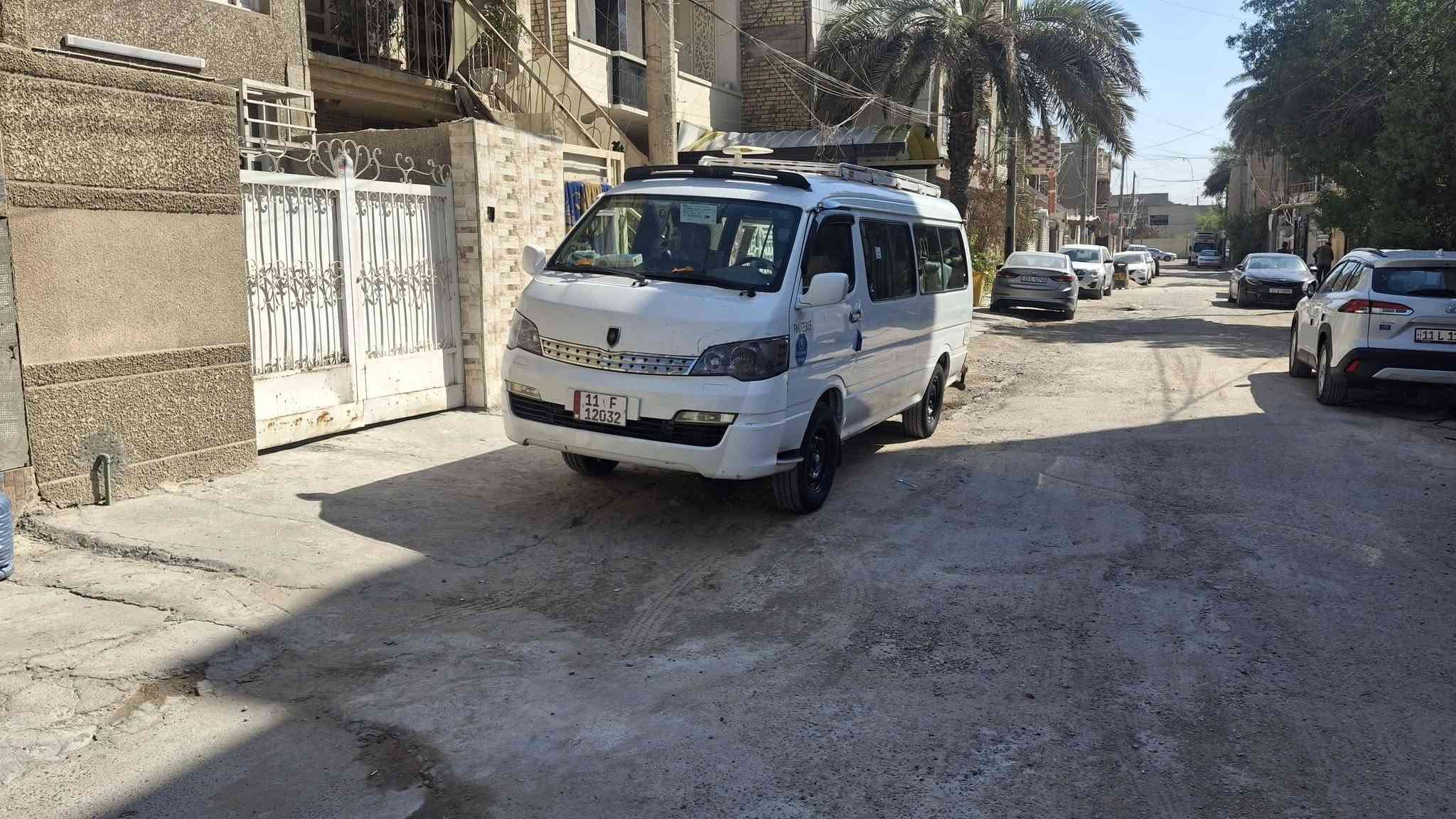 السلام عليكم جنبي موديل 14 سياره مقفوله مكينه جير اكسنت تبريد مقفولات بيها قطعتين صبغ ورا باب السلايت وجو باب السلايد بها صبغ الاربعه اثنيناتهن سياره باسمي مكانه بغداد الحريه *********** السعر 95 وبيها مجال شيء قليل رقم اساسي شعار وداقه بالسنويه السياره باسمي
