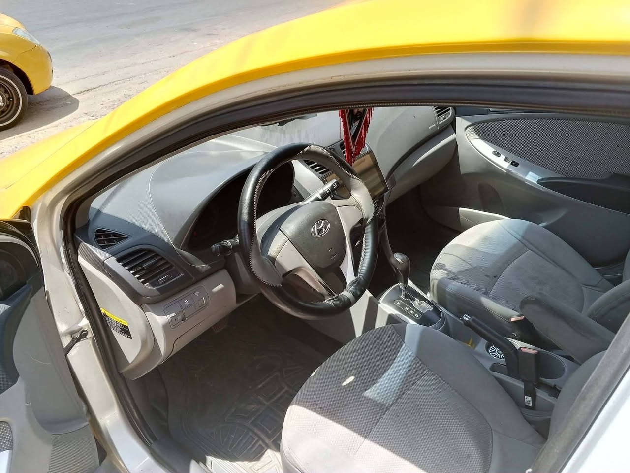 اكسنت موديل 2014 وارد امريكي مكينه 1600 ماشيه 133 حادث جاملغ ايمن امامي وشويه من الباب بدون دواخل بسمي السيارة السعر 86 وبي مجال بسيط رقم الهاتف ***********
