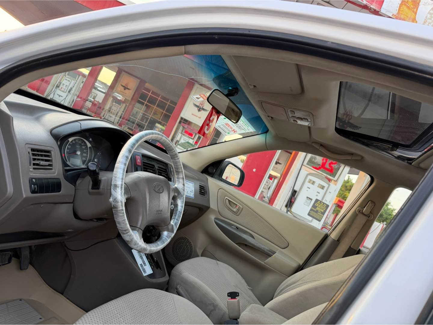 ‏Hyundai Tucson
موديل 2009 خليجي 
للبيع فقط بدون مراوس بدون اقساط 
محرك (4 سلندر) شرط لا صرف ولا بخار 
رقم اربيل سياره صدر أمامي خلفي جديد كهربائيات كل شغال تبريد شغال تخم تايرات جديد 

مواصفات
سلايد ويل كروم قفل مركزي جام كهربائي كير اوتوماتيك داخل بيجي وباقي مواصفات معروفه...

صبغ :. 4 قطع بدون دواخل شرط 
سعر...(93$) وبي مجال بصيط

رقم هاتف:.( *********** )
رقم هاتف:.( *********** )
عنوان:.كركوك كركوك, العراق
