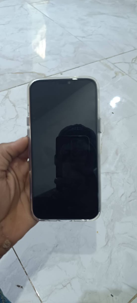 سلام عليكم 12برو ماكس ذاكره 256 بطاريه 89جهاز نضيف مبدل شاشه وبطاريه فيس ايدي متوقف وعدي السماعه بدلت الشاشه وتوقفت ولثانيه شغاله السعر 260قفل قفل مكاني بغداد حي البتول***********

نص مكتوب في الصور:
- ٣:٥٧
- حالة البطارية والشحن
- رسالة مهمة حول البطارية
- تعذر التحقق من أن بطارية هذا الـ iPhone بطارية أصلية من Apple، قد لا تكون التفاصيل دقيقة تماماً.
- لمعرفّة المزيد
- ٨٩٪
- الحد الأقصى للقدرة
- هذا قياس لقدرة البطارية مقارنة بقدرتها عندما كانت جديدة. قد تتسبب القدرة المنخفضة بتقليل ساعات الاستخدام بين عملية الشحن والأخرى.
- أقصى قدرة للأداء
- الـ iPhone غير قادر على تحديد عمر البطارية.
- شحن البطارية المحسن
- للحد من استنزاف عمر البطارية، يتعلم الـ iPhone من عادات الشحن اليومية، بحيث ينتظر ولا يتجاوز ٨٠٪ حتى يحين موعد حاجتك إلى استخدامه.
