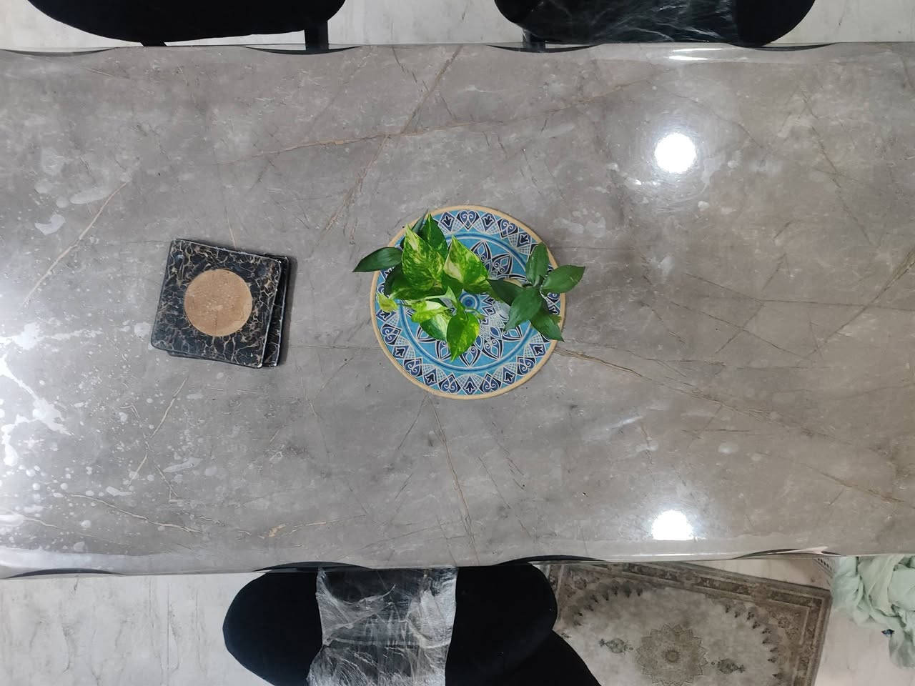 سلام عليكم.. ميز طعام للبيع
ميز 6 كراسي حجم كبير  جديد مستخدم شي قليل  نضيف مابي اي كسر  السعر 200 وبي مجال العنوان كركوك القادسيه الثانيه ***********
