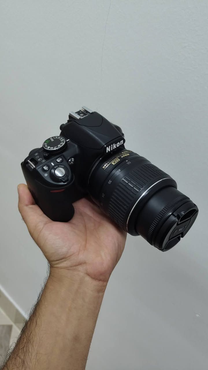 نيكون D3100 • نظيف • كامل العدة