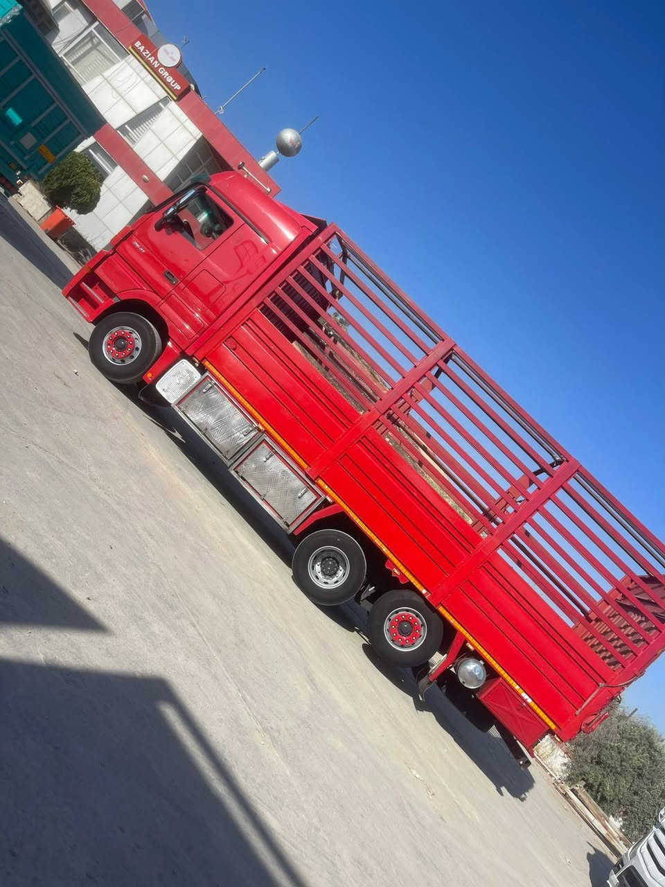 Actros. 2005. مواصفات مقفولة عنوان السليمانية. ***********
