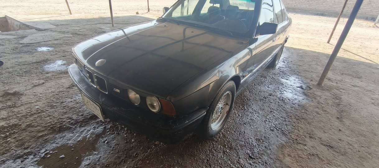 السلام عليكم ورحمة الله
للبيع او مراوس حسب القناعة BMW 535 92 عايزها ترتيبات سيارة بلادية مو معمرة للاستفسار 
*********** او واتس اب او ماسنجر مكاني #سامراء
