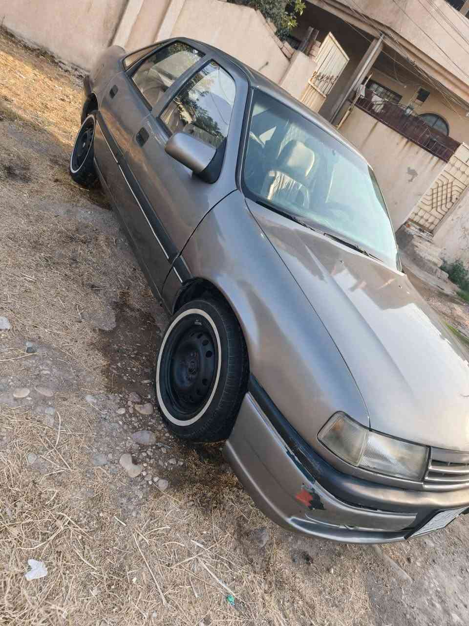 للبيع موديل ٩٢ حجم ١٦ 
سنويا جديده 
صبغ عام محرك كير نضيف 
طخم نضيف دوشمه جديد 
حداديه كامله 
تحويل مباشر من الشرعي 
 عنوان موصل حي الميثاق السعر ٣٢ الستفسار
***********
