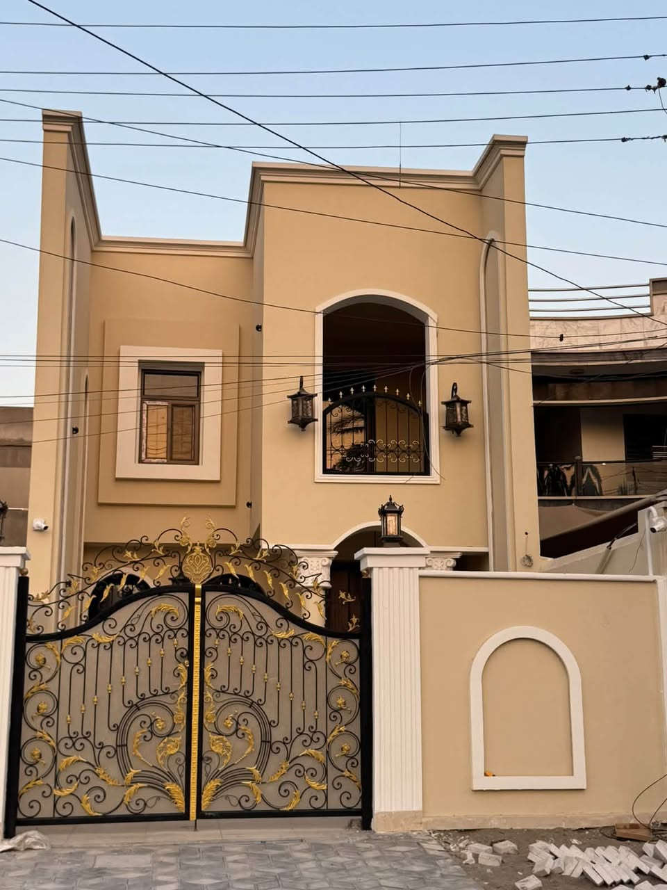 دار درجة اولى للايجار : مساحة 250 متر بناء حديث

يحتوي على 4 نوم ماستر + كراج + حديقة

الموقع : حي الجامعة - الخارجية

للاستفسار : ***********
