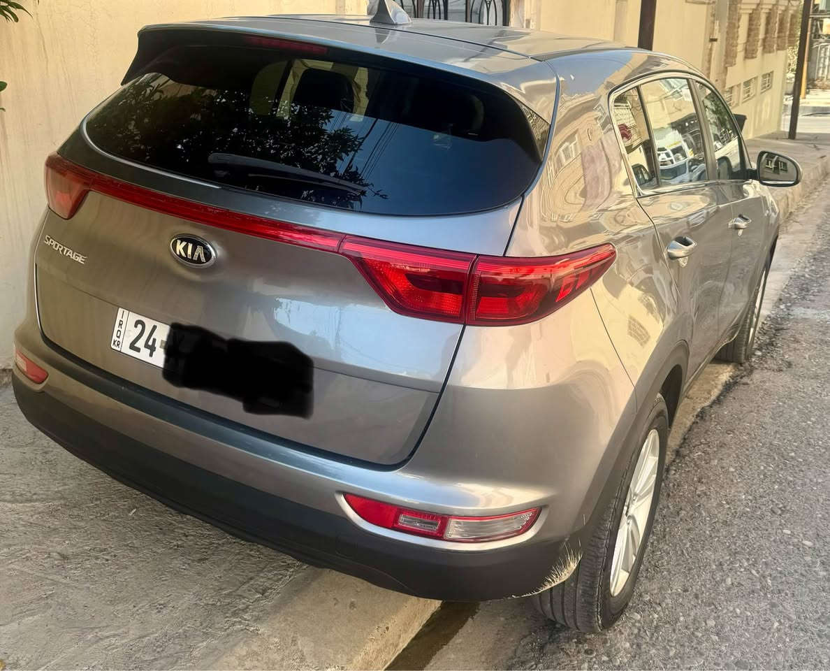 سبورتاج ٢٠١٧ امريكي gdi 20
فقط بوند صبغ بدون دواخل وضربه شرط
گير ومكينه وطخم حداديه كلشي بشرط
ماشيه١٤٠.الف ميل
رقم سنوية كاشي كلشي جديد قبل اسبوعين مصفريها ويه الغرامات 
سياره صفر نازله من الشحنه وباقيه بيد واحد لحد الان
السعر 13000$ ومجال
*********** دهوك, العراق
