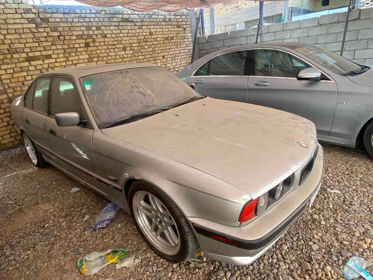 السلام عليكم
BMW
1993
 مصبوغه حزام جماليه مكفوله من الضربه 
فول مواصفات للاخير
مكاني بصره
سعرها  75 قفل قفل قفل 
***********
