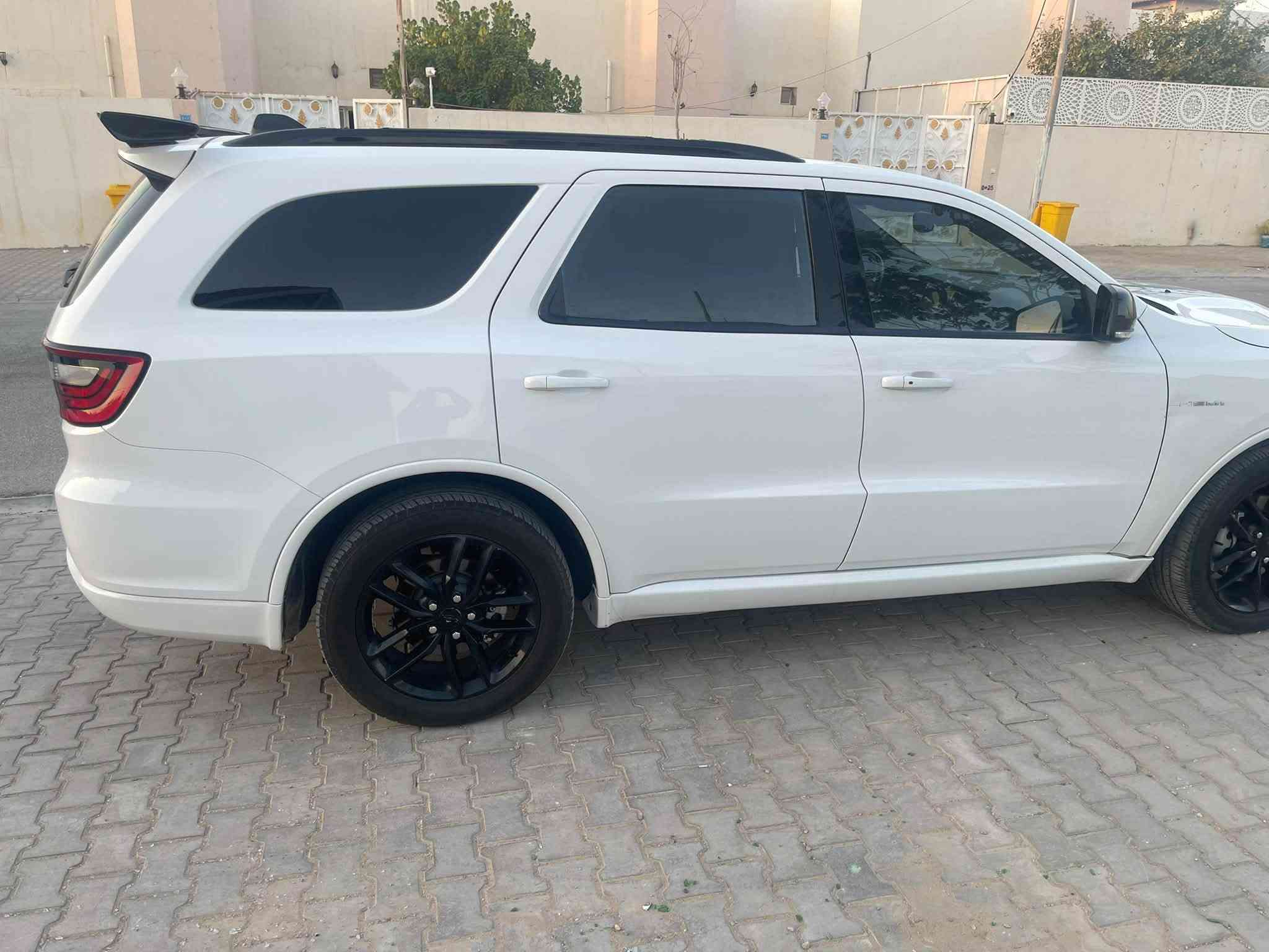 ✅ دوج دورنكو فول مواصفات١/١ ✅ ٢٠٢٤
حجم المحرك ٨سلندر 
اللون: ابيض

السيارة : فقط مبدل بنيد وجاملغ صبغ امامي الباقي كفاله 

السياره نظيفه جدا تخم تاير جديد دهن  وكالة
المواصفات فول 1/1🔺

فتحة سقف
تشغيل عن بعد
مقعد السائق خزن 
رادار امامي ( تثبيت مسار مع مانع تصادم )
رادار جانبي ( نقطة عمياء )
ماسحات تشتغل اوتوماتيك مع المطر
تبريد خلفي مركزي 
سيبايه سقف مع عبارات 
مانع تصادم خلفي 
كامرة خلفية دواره
كشنات تدفئةوتبريد
ويل كب حجم 20 كروم
ستيرن رياضي على شكل حرف D مع تدفئة 
كشنات تحكم كهرباء 
دشبول وبطاين الابواب كاربون فايبر
مرايات قلابة مع البك
شفتات ستيرن
دخول ذكي بصمة ابواب
صندوك كهربائي 
حساسات خلفية 
مراة جانبية هيتر 
وضعيات قيادة سبورت وايكو
شاشة ابل كار بلي واندرويد اوتو 
اوتو ستارت ستوب 
تشغيل عن بعد 
لايتات زينون وكالة
بلوجكتر زينون
بصمة ابواب 
تبريد 3 قطع مركزي
فتحات كزوز مزدوجة

مكان السيارة بالنجف ✅ السعر (٢٩٠)
 رقم الهاتف ***********
