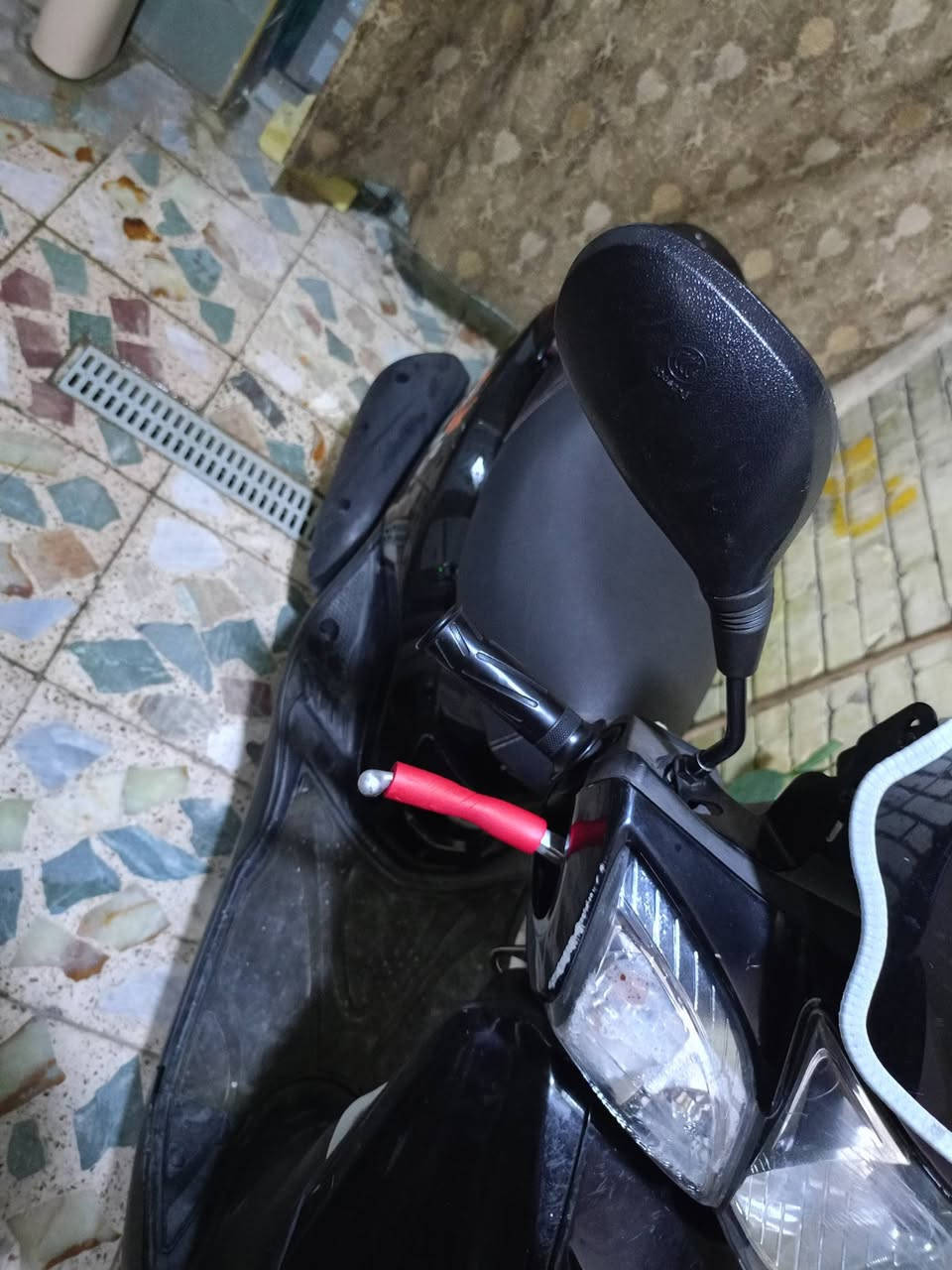 السلام عليكم دراجه بغبغا صارلهه شهرين نازله رمبه كهربائيات كلهه شغاله سعرهه 1,100 رقم الهاتف ***********
