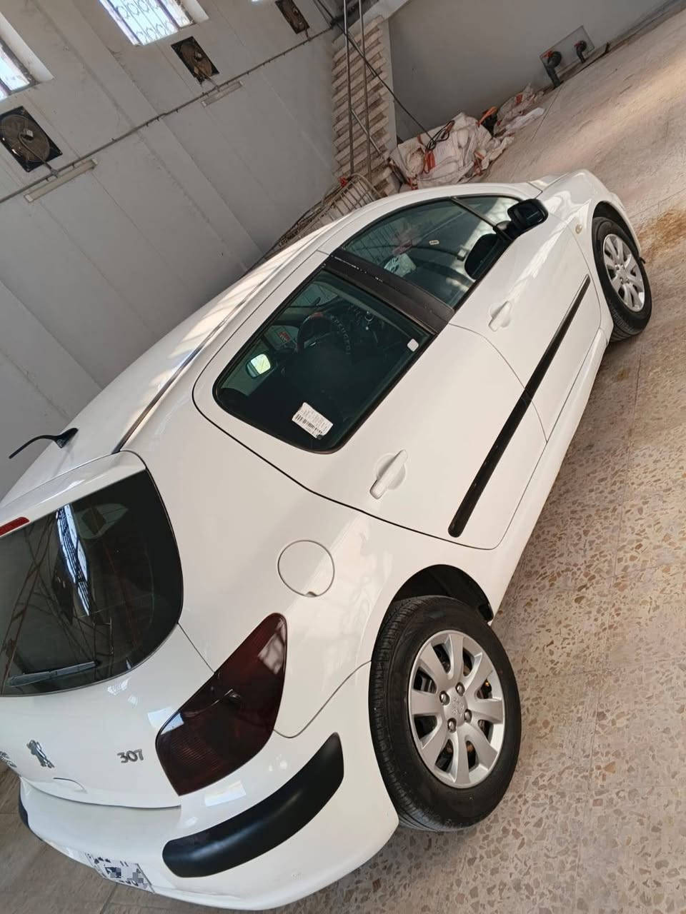 السلام عليكم بيجو 307 السياره حلوه مال  ببت  موديل 2005  كير مكينه مكفولات رقم  بغداد تخوم تاير جديد  تبريد شغال  تحويل مباشر  ترايك وين متحب السعر 58 بيه مجال  *********** ***********
