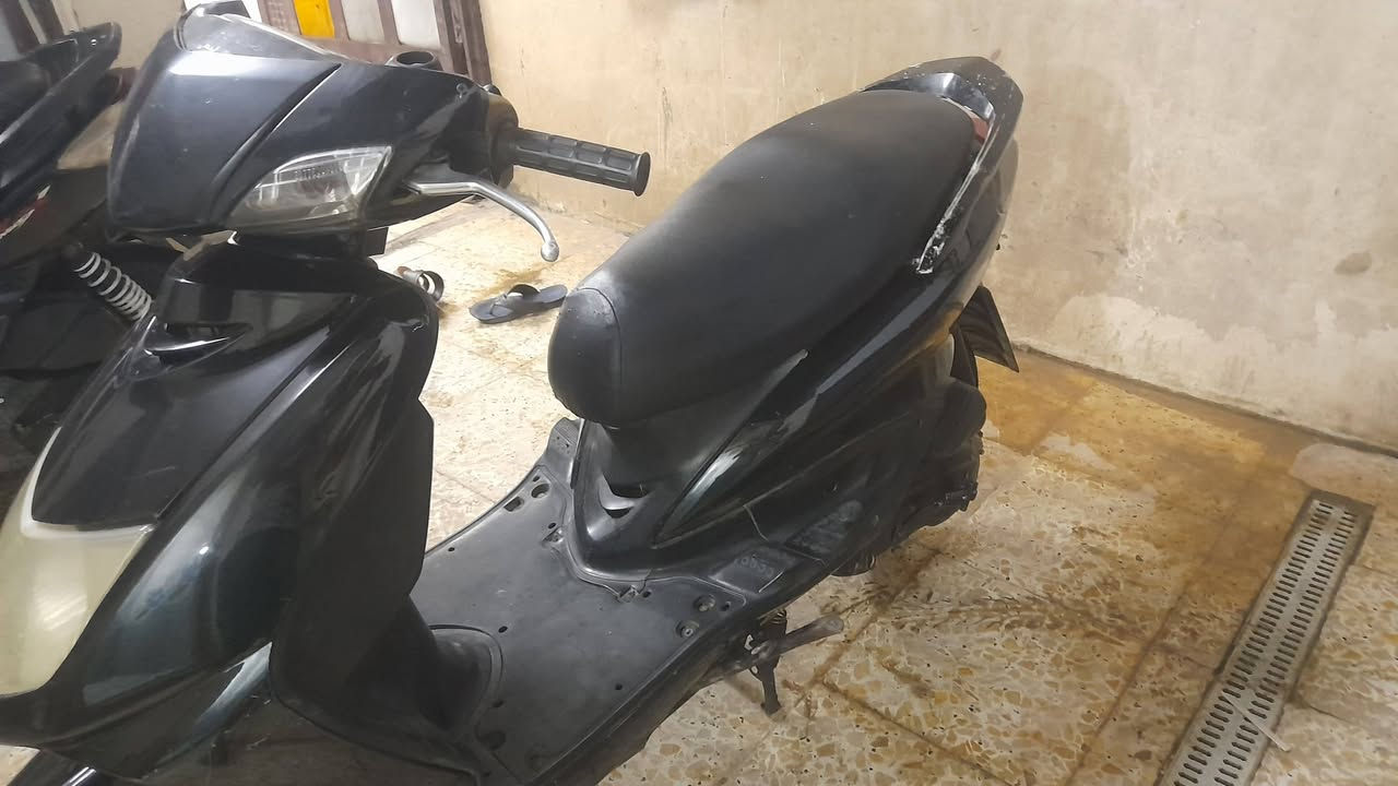 سكنس 140  الدراجة جديده نكرة سلف هندر كله شغال وابلادي كهربائيات دبلات تايرات قفل استيرن ابريكات خلفي امامي الدراجه خير من الله  دهن جديد  السعر 400 بيها مجال  مكاني بغداد مدينة الصدر ***********
