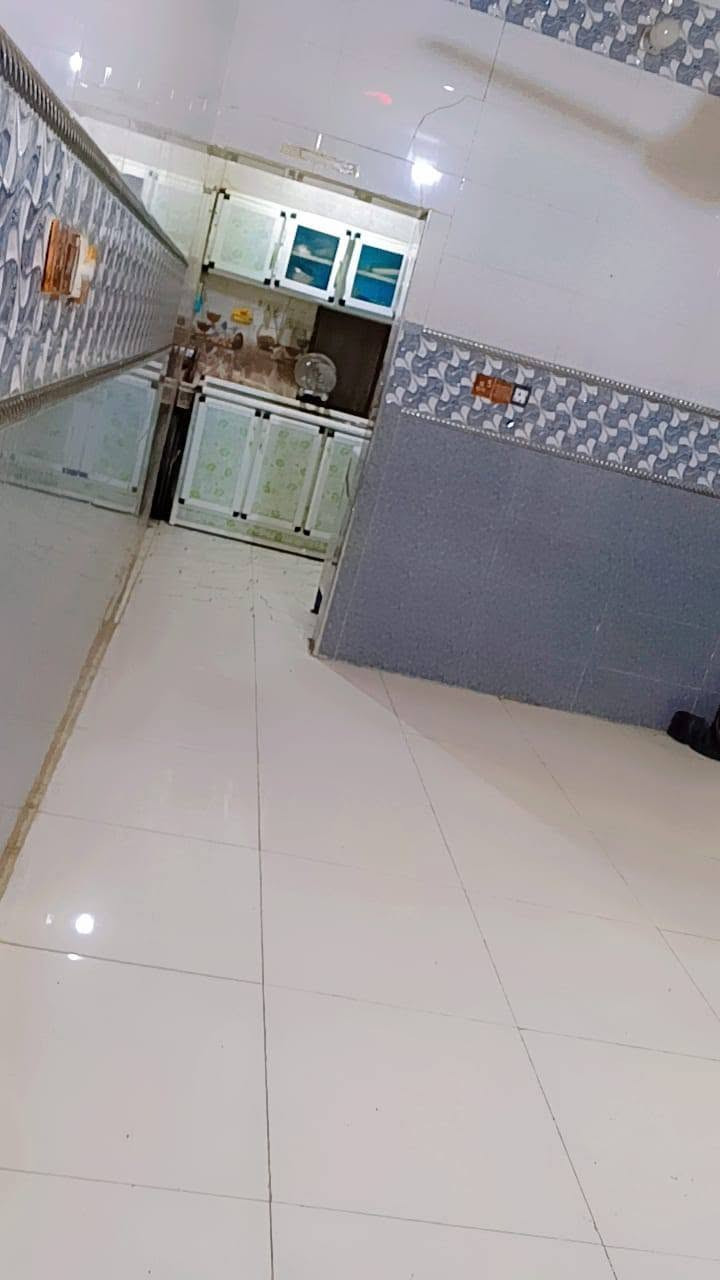 بيت للبيع طابو صرف
بناء جديد كونكريت
 مساحتة الكلية 650
مساحة البناء 250
يتكون من صالة 10 امتار
وغرفة عدد2
ومطبخ 2 بارد وحار
وحمام داخلي وخارجي
وصحيات خارجية
العنوان منطقة ال سليم
للاستفسار الاتصال على الرقم ***********
