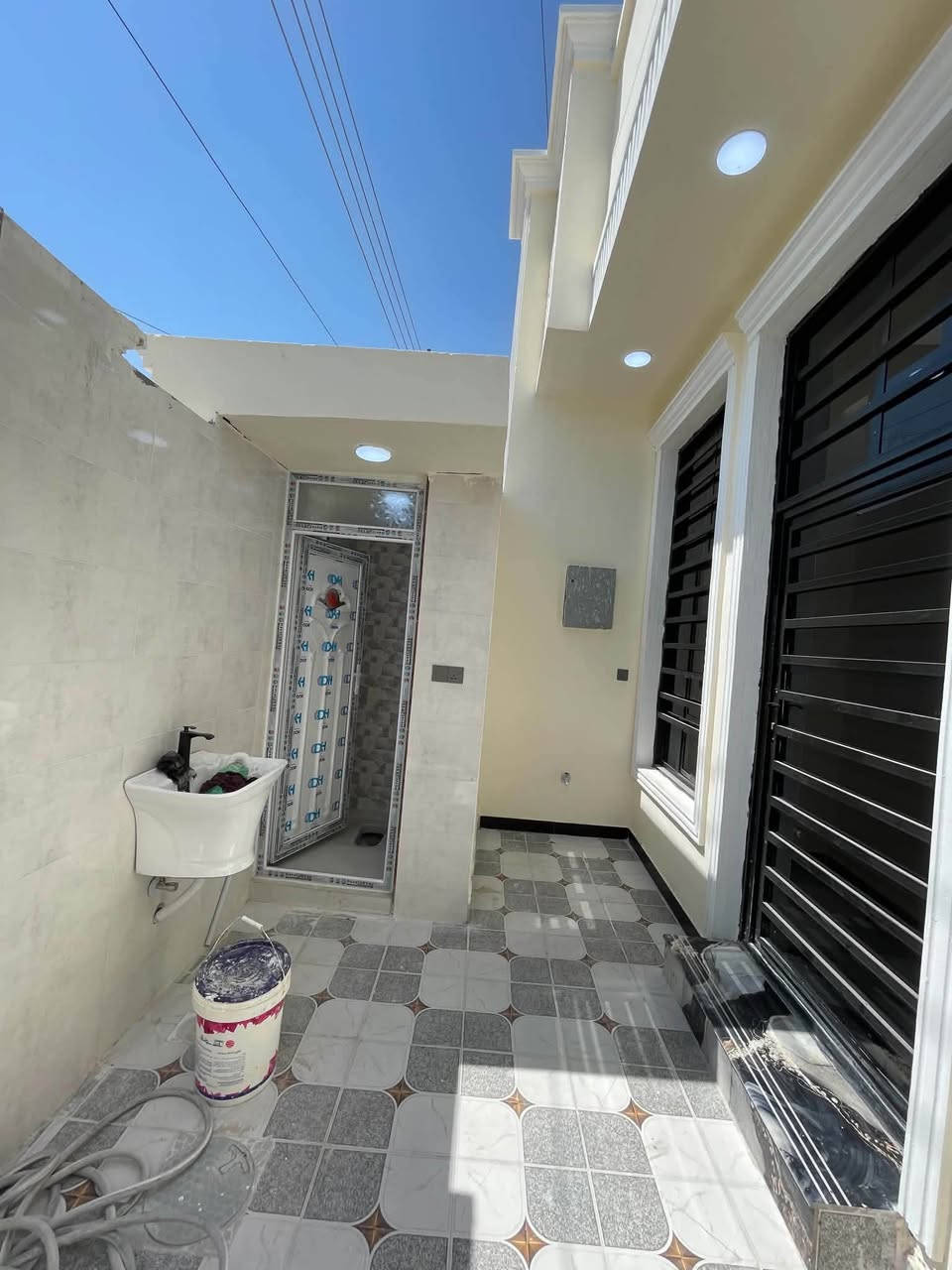 🏠🏠🏠🏠🏠

بسم الله الرحمن الرحيم 
العنوان الانبارفلوجه 
فرصه ذهبيه وبسعر مناسب للبيع مشتمل طابق واحد بناء حديث بناء ٢٠٢٦ زيرو غير مسكون بناء طابوق درجه اولى المشتمل في حي المأمون مربع ال ١٩ المشتمل فول سيراميك وبناء درجه اولى بناء مفصول أضلاع وسقف يتكون من كراج وصحيات خارجيه واستقبال ومطبخ وصاله ومناور عدد ٢ وحمام وغرفة نوم واحده وبيتونه مأسس مجاري خطين ومؤسس ماء ٤ خطوط نضام بوستر صاعد نازل تاني ماء كبير ٢٠٠٠ لتر مؤسس نضام كامرات سبالت دفن 
🌴1️⃣التسلسل📠/171
🌴2️⃣مساحه🏚️/125m
🌴3️⃣الواجهه🏫/6.25m
🌴4️⃣النزال⛺/20m
🌴5️⃣الشارع🛣️/10m نافذ على شارع ١٥
🌴6️⃣المرقم/….
🌴7️⃣اقرب نقطه داله / قرب شارع ٤٠ الترابي وقرب شارع عيفان 
🌴8️⃣خدمات🏞️/ ماء وكهرباء 
🌴9️⃣السعر/85 وبيه مجال بسيط 
🌴🔟 
📜نوع الملك / طابو ملك تحويل ثاني يوم

 🌴🌴🌴ادارة مكتب دار الايمان للعقار 🌴🌴🌴

⚫للاستفسار📞📞 
☎وسام العيساوي 
***********(الواتساب)📞
***********📞  

     🌴لا نتعامل على المصرف العقاري🌴
_______________________________________
1️⃣●اسعار 💵العقارات المعلنة في مكتبنا تُحدد من قبل البائع 💸صاحب العقار وليس المكتب والسعر قابل للتفاوض بين البائع والمشتري📜 

2️⃣●⌛نتميز بعدم رفع سعر العقار من قبلنا ونجمع البائع🌴والمشتري وجهاً لوجه لغرض الاتفاق📝  على السعر النهائي 👍 

3️⃣●🌴قضاء الفلوجه/حي الشهداء شارع ستين 60 قرب نادي الصمود Fallujah, Iraq اذا عندك عقار تريد تعرضه للبيع او تريد تشتري عقار 

4️⃣🌴فقط ارسال المعلومات  على الواتساب او الاتصال على هواتف المكتب .. 

☎️نستقبل هواتفكم على الارقام التاليه 

☎️ابو عبدالله العيساوي 
*********** (الواتساب) 
***********
☎️***********
