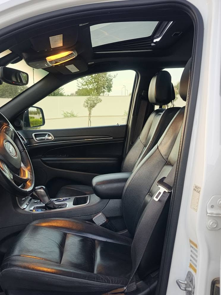 jeep laredo 2022 
‎   ( سعری : 230 وەرەقە و مەجال )  
‎جیب لەریدۆ نموونە لەجوانی 
‎مۆدیل: 2022 
‎فول فول  مواسەفات
‎ بەس دەبل ئەکسل نیە 
‎بۆنیتی سبوخە بێ ناو گرتن 
‎ئەرباگ بەس سوکان سیستەمە 
‎46 هەزار مایل ڕۆیشتیە 
‎ڕەقەم سەنەوی نوێیە 
‎گێرو مەکینە بەشەرتە 
‎شوێن هەولێر 
‎ڕەقەم تەلەفۆن : *********** 
‎ أربيل, العراق
