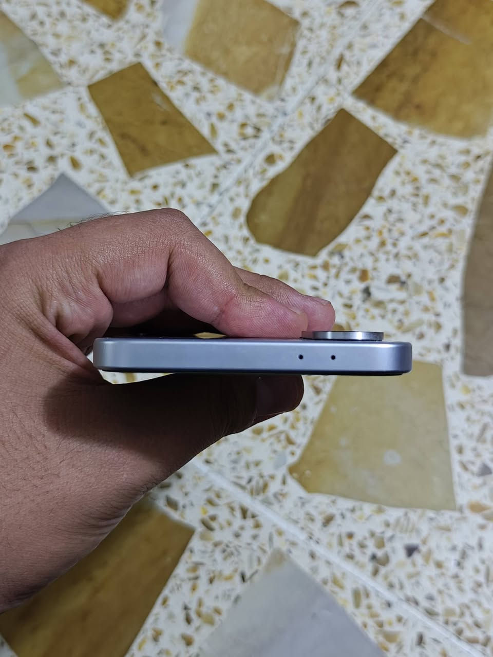 السلام عليكم ورحمه الله وبركاته
سامسونج A36 نظافة ٩٧٪ غراضه كامله ومواصفاته حلوه فئة متوسطة تصفح والعاب يشغل ببجي ٦٠ فريم والرام ٨ وذاكرته ١٢٨ ونضيف كلش مثل ماموضح بالصور
والسعر 390 الف 
*********** واتساب او خاص
