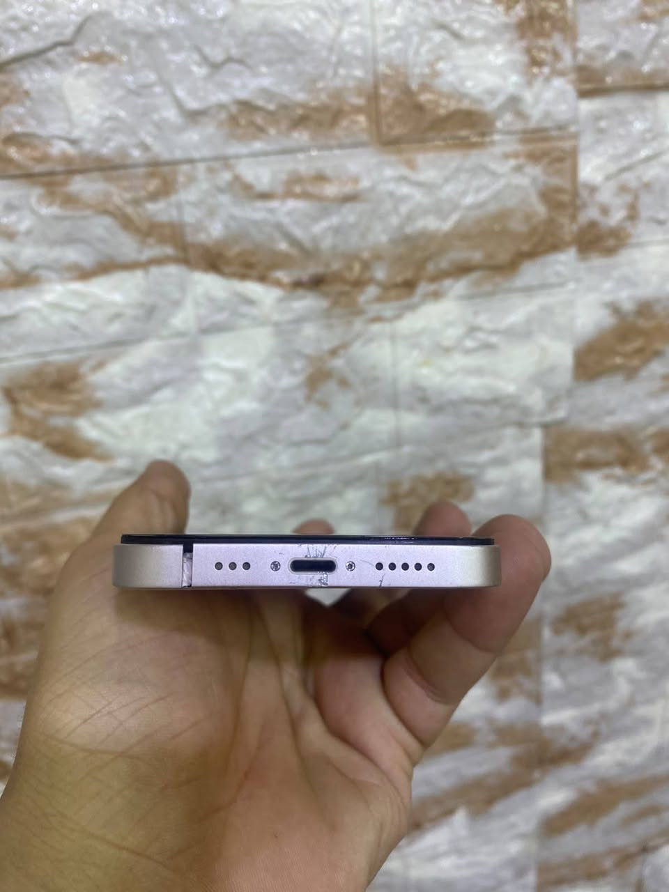 13 كامرتين جهاز نضيف واضح كدامكم 

ذاكره 128 

بطاريه 100 مستبدله 

شاشه مستبدله اصليه بس موو لوكاله 

فيس ايدي شغال 

جهاز شغال 100% 

سعر 260 تواصل ***********

