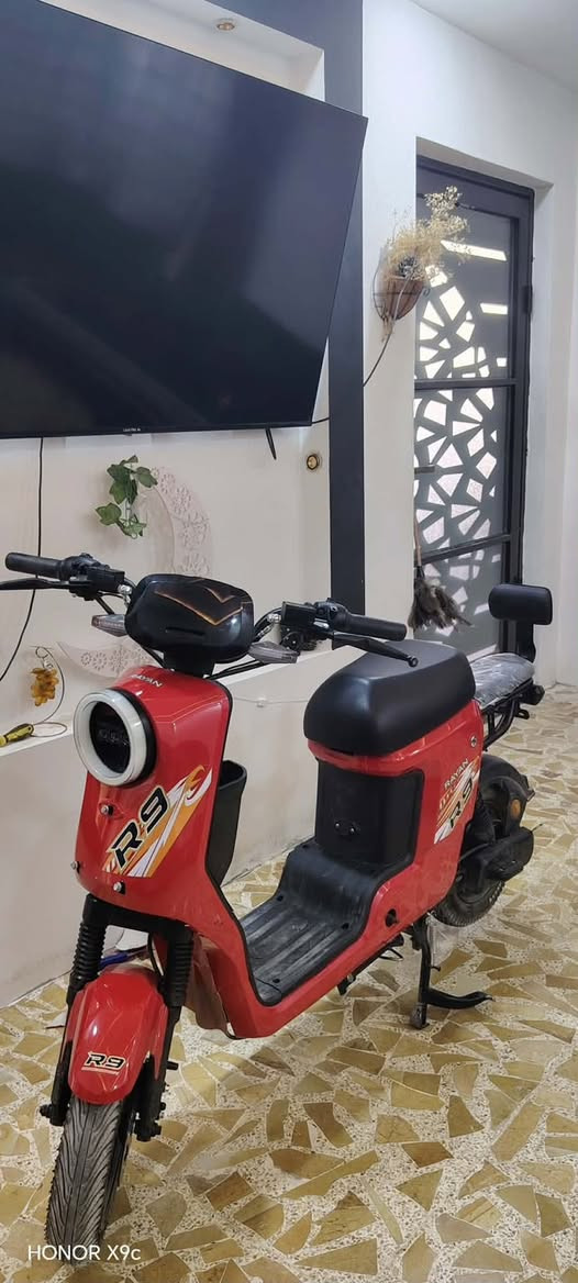 السلام عليكم للبيع ماطور شحن r9 نوعيه ريان حجم البطاريات 5 الملف 1500مستعل سبوع فقط جديد للتواصل هذا رقمي ***********

نص مكتوب في الصور:
- HONOR X9c