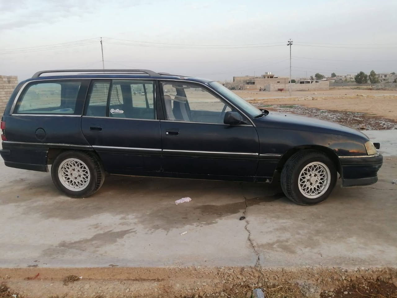 سيارة اوميكا للبيع وبسعر 22 ورقة وبيها مجال شي قليل  كير عادي رقم دهوك حجم 20 موديل 91 تريد تحويل تريد وكالا *********** لا صرف ولا نفخ شرج  
العنوان موصل جانب الأيسر القوسيات قرب مول الشام 
#الجميع
