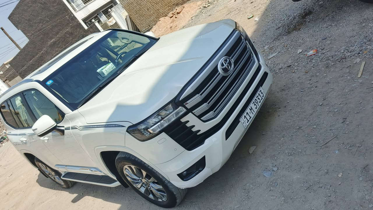 السلام عليكم لاند كروز موديل 23 بحالت لوكاله ماشيه 22الف بريم فول  موصفات كفاله عامه رقم بغداد شرط تحويل مكاني بغداد جسر ديالى القديم ستفسار تصل عله *********** سعر لمطلوب 66الف وبيهه مجال
