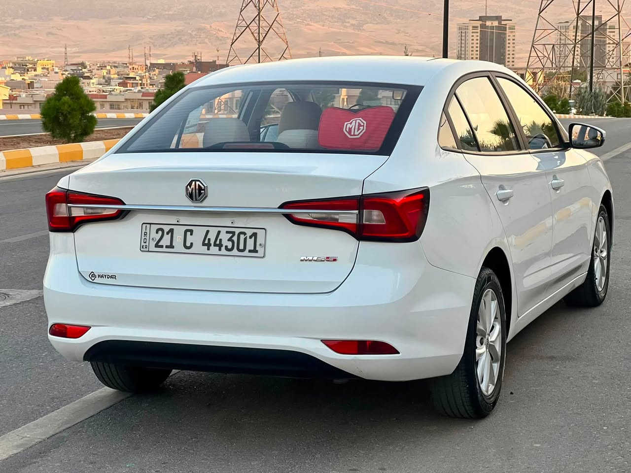 mg5 standard plus 2024
مواسەفاتی ستاندار پلەس 
شاشەو تەحەکوماتی سەر سوکان 
کۆمەڵێک مواسەفاتی تر 
هەموو گیانی بەشەرت 
تەنها ٣٣ هەزار ڕۆشتوە
سفری شەریکەی حەیدەر
وەک دەقی شەریکە ماوەتەوە
بێ بۆیاخ بێ سارد بێ تەرزەتەنها دۆسەی لای سەکن یەک قەڵەم کاری بچوکی پێوەیە لەگەڵ چەمەلەخی لای سایەق یەک پەنجە قوپاوی کە دیار نیە پێوەی ڕەسمی سۆنەریم داناوە.
سەیارەکە بۆیاخ تەنکە 
هەموو تەفاسیلێکم نوسیوە .
تەحویل و خرامەی بەشەرت
نرخی ١٠٣ گەڵاو مەجالێکی کەم 
***********
واتسئاپ
