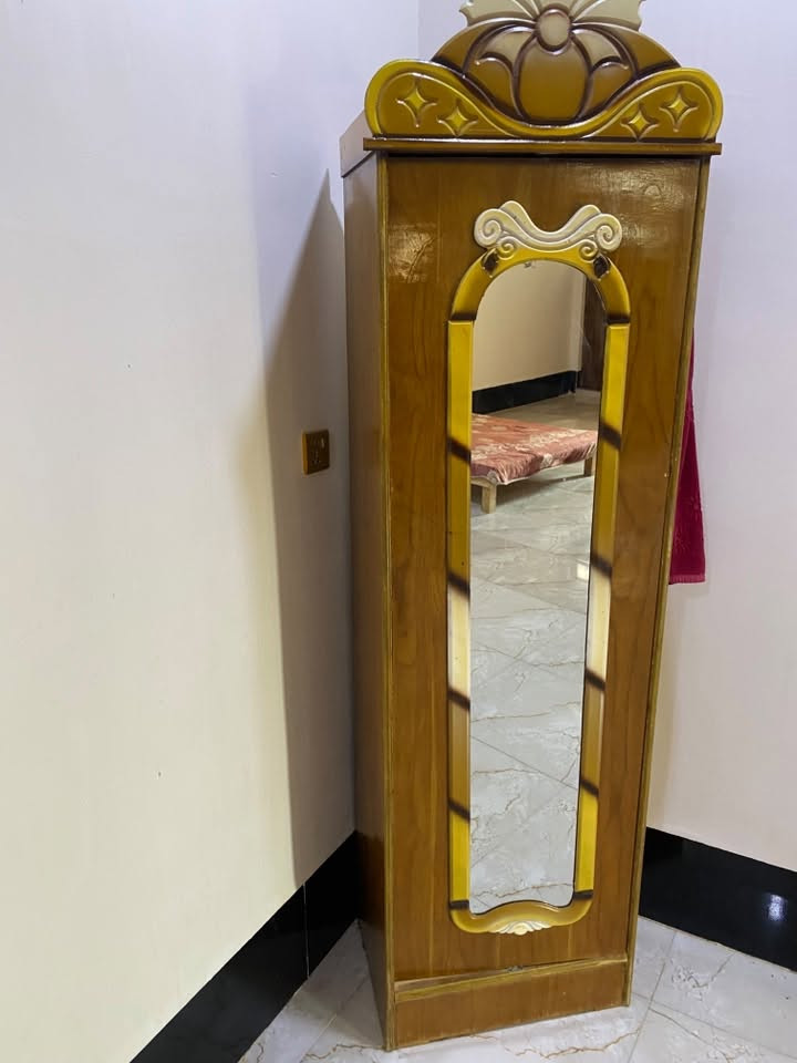 اخوان عندي غرفه  كلش نضيف أخشاب صاج عراقي للبيع 
الي يريده مكاني صلاح الدين تكريت القادسية 
السعر 600وبيها مجال رقم الهاتف ***********
