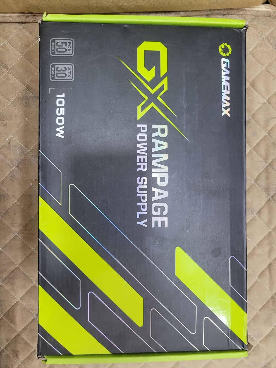 power supply 1050w
من شركة gamemax
gt-1050w
 https://youtu.be/RrkcVeSi5XM?si=UcbiyJ0ISCld5kkm
هذا الفديو اختيار حقيقي للبورسبلاي
باسوء الضروف و تحمل فوق 1400w

سعره 65 مع التوصيل 

***********
بغداد الحميدية بغداد, العراق

نص مكتوب في الصور:
- ELY PC USED. TESTED. TRUSTED. GAMEMAX GX RAMPAGE POWER SUPPLY HIGH PERFORMANCE | STABLE POWER | BUILT TO LAST PCIe 5.0 Ready ATX 3.0 Ready 120mm ML Fan Ultra Quiet 1050W Total Power 80 PLUS Gold Efficiency Full Modular Cable Design STAY COOL STAY ALIVE GAMEMAX POWER YOUR NEXT MOVE