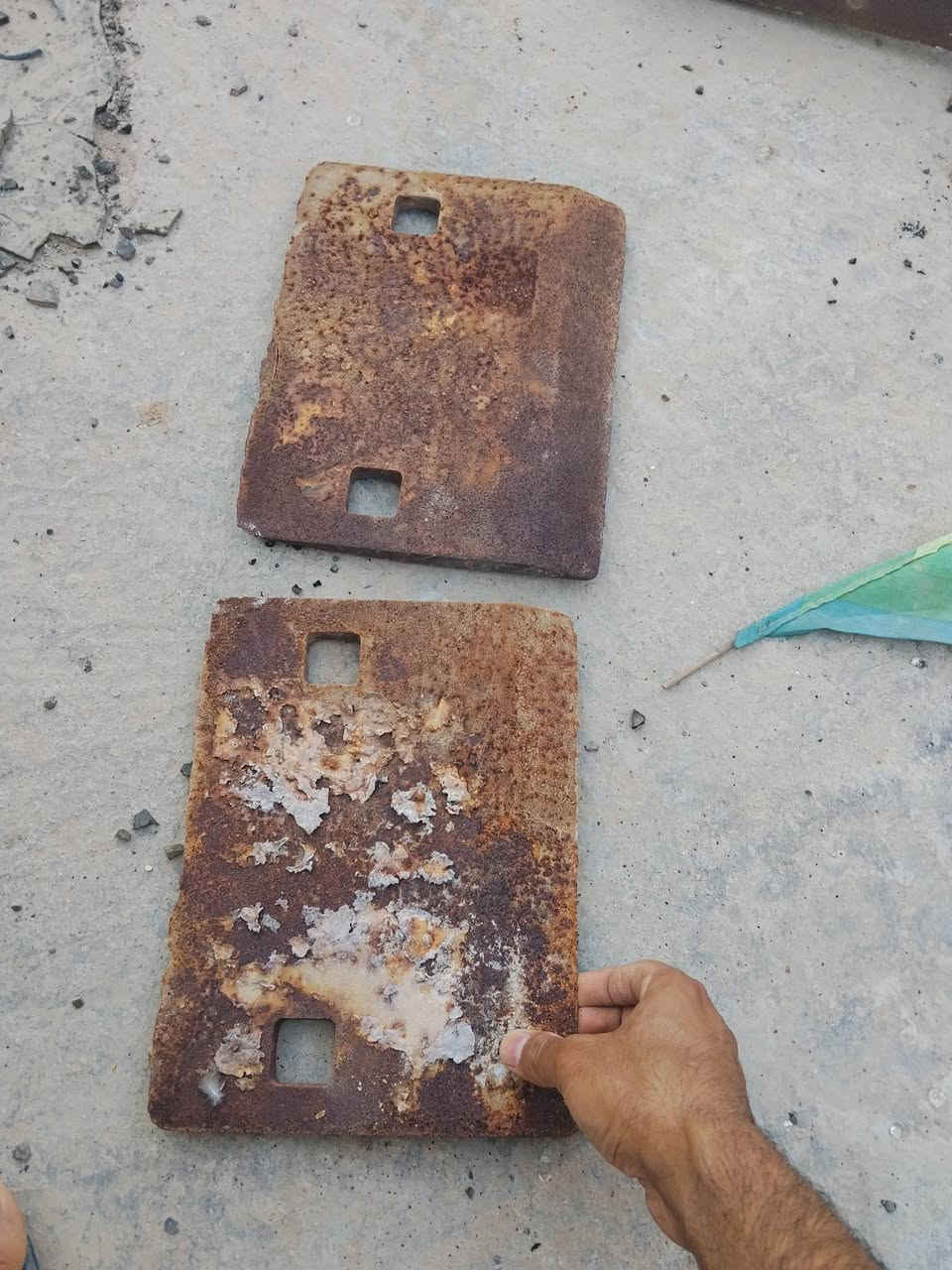 للبيع كاعية مال كيلة 
وقطع سجينه كيله 
***********
