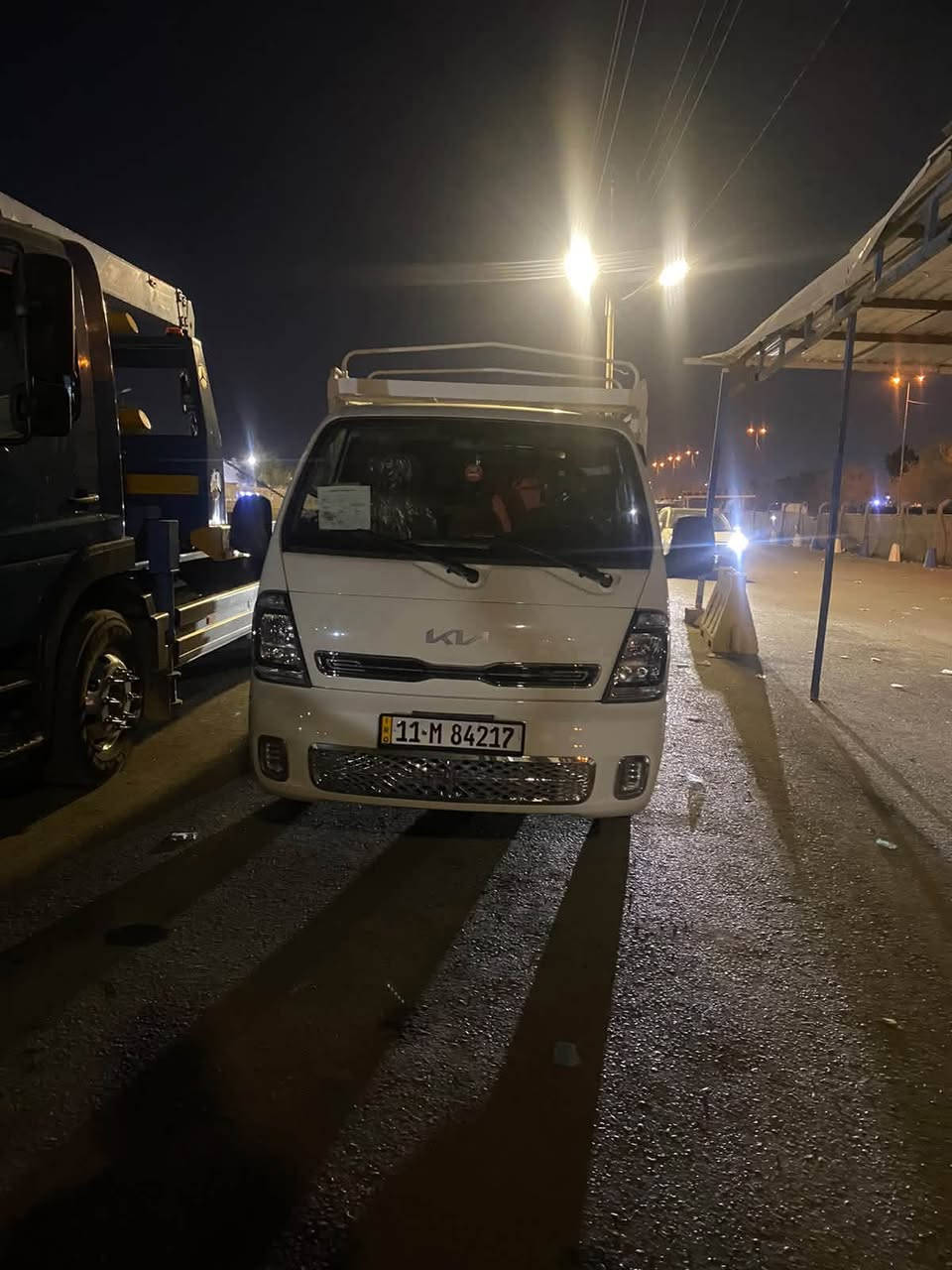 🚨🚨 أنتباه أنتباه أنتباه 🚨 🚨
          💰💰 البيع نقد فقط 💰💰  

 كيا K2700 موديل 🛑2025🛑 ماشيه 30 الف KM

كفاله عامه حتى من الشخط مكفوله 

المواصفات 
 
✳️محرك ديزل 2700 
✳️كير  يدوي 5 سرعات 
✳️مقاعد جلد
✳️ تحكم مقود 
✳️ اشاره بالمري 
✳️ريموت كنترول
✳️ سنتر لوك 
✳️ حساسات خلفيه
✳️شاشة
✳️ زجاج كهرباء
✳️ كشافات ضباب أمامية
✳️ تدفئه تبريد 
✳️صندوق عدة
✳️ خزان ماء 
✳️ أزرار تحكم عبر المقود.

🟢 بيها دعاميه خلفيه مال وكاله ام لد ويه بريك

🟢 السياره فول سستم 
🟢سستم كامل مال 2025 العلامه الجديده
🟢تخم تاير جديد كوري المنشأ 
🟢 سياره جديده واحلى من الصور ما مشتغله فقط استخدام شخصي 

🟢 للاستفسار عن السعر ‭***********‬
