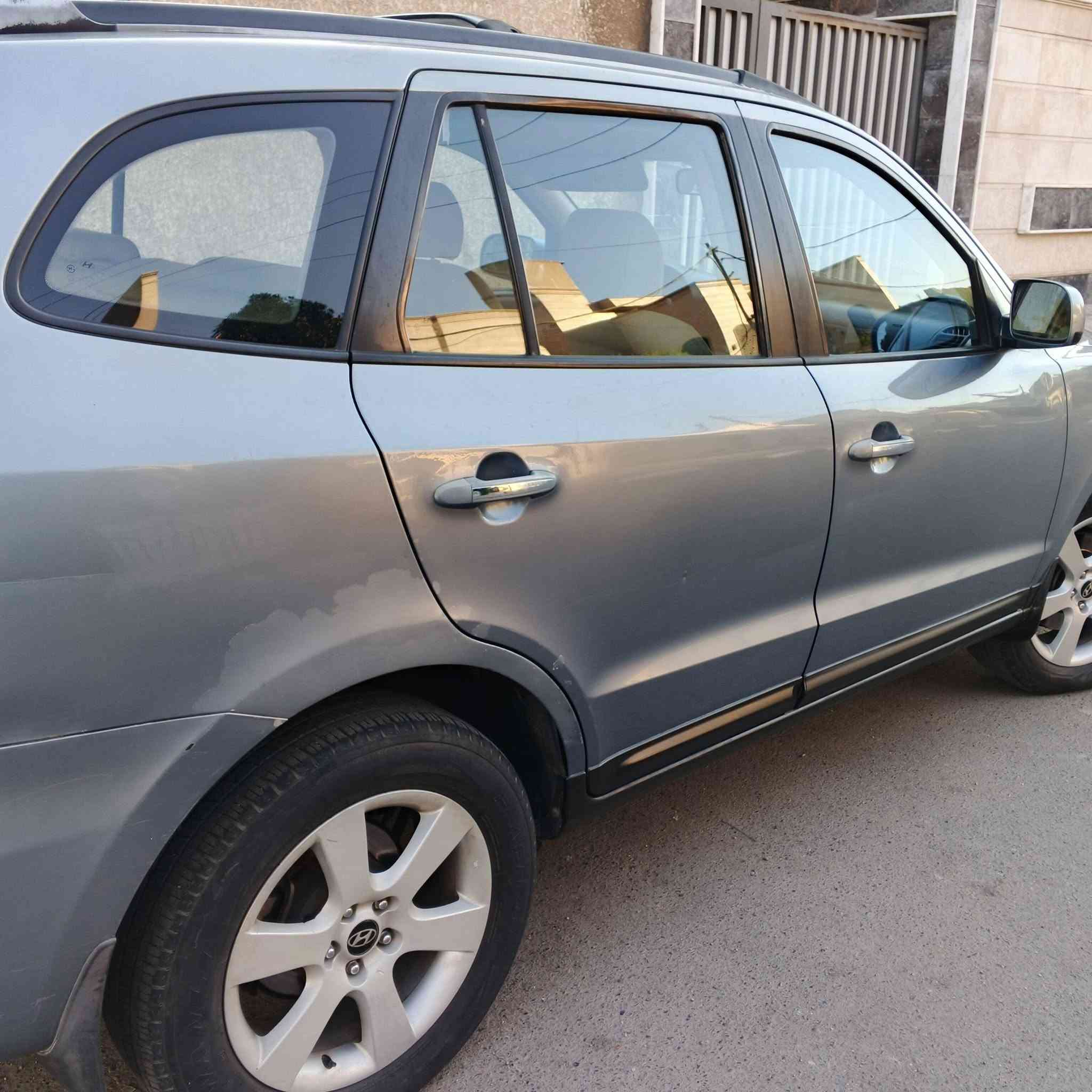 سلام عليكم سنتافي 2008 خليجيه ثلاثة قطع تبريد سبعة راكب فور ويل  محرك سته سلندر 2700 السعر 120 مكانه بغداد باسمي ***********
