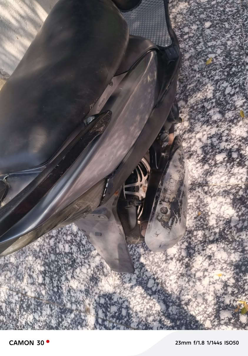 سلام عليكم دراجه ماكس عدله للبيع نضيفه وحلوه شغاله من طول الطول سلف هندر كهربائيات كله شغاله بوشه 50بلاد سعر 550 شراي اتصل على رقم مكاني شارع الزديناويه قرب شركه الهنديه ***********
