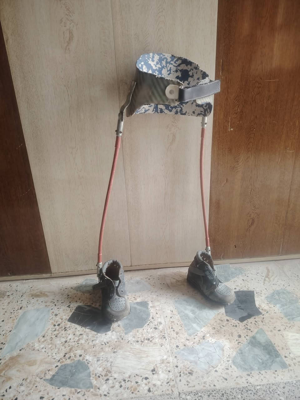 حذاء أطفال • انحراف رجلين • ٤ سنوات