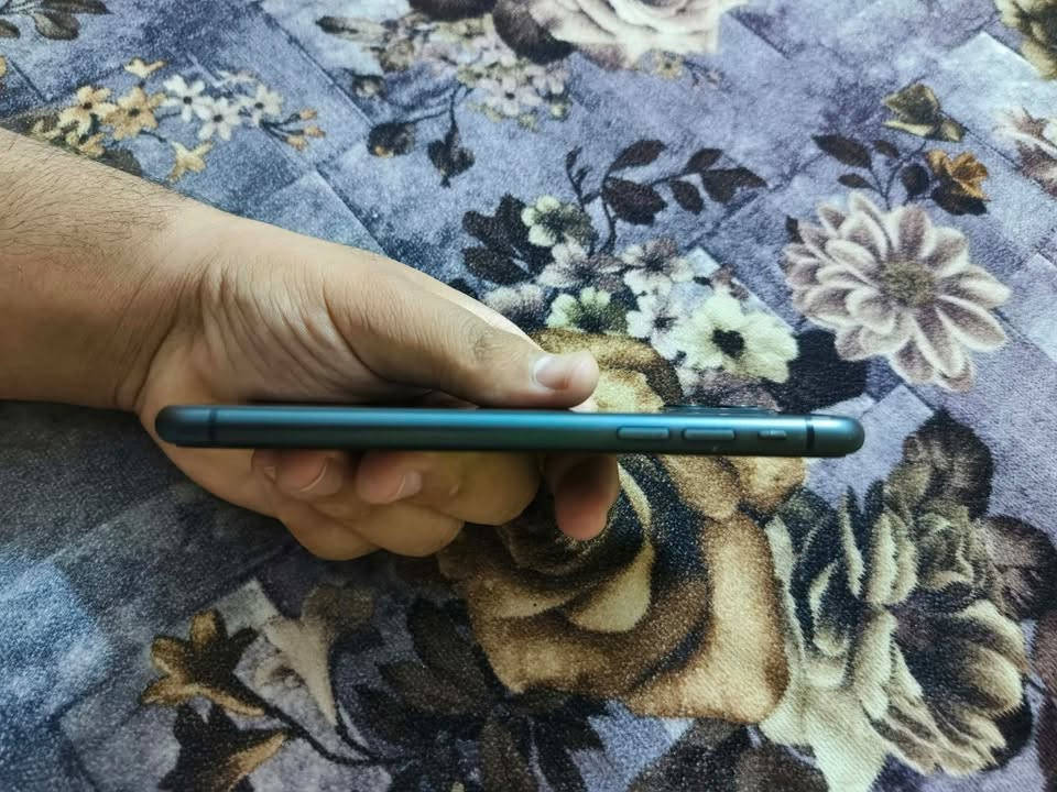 آيفون ١١ • ٦٤ • موصل اصلاح الزراعي