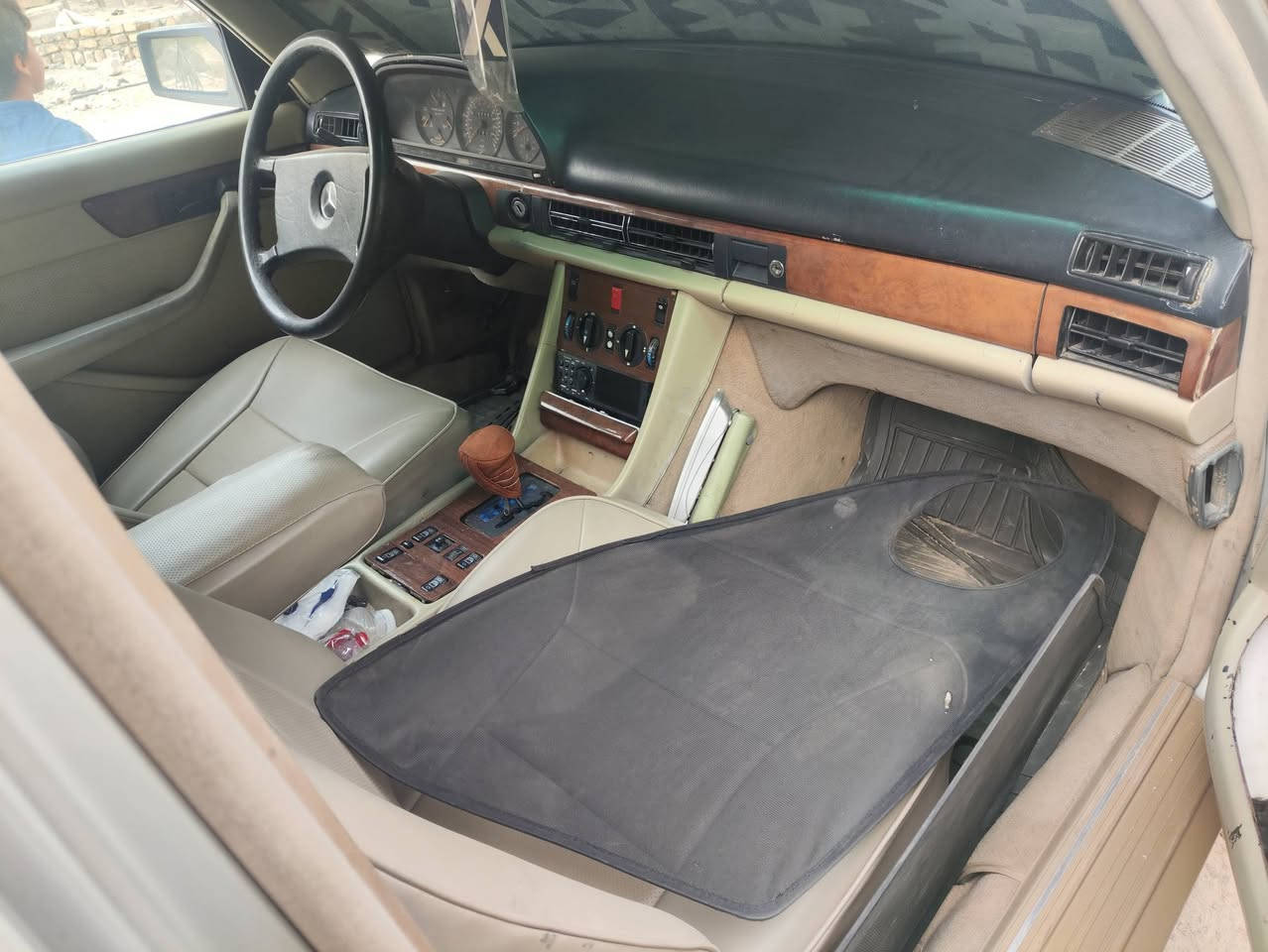 مارسدس موديل 87 مصبوغه عام
هزه جديده سنويه 30 مكينه كير شرط تبريد شغال لايت زنون 
حدايه 85/ بل 100 اريل كهرباء مكاني ناصريه شرط تحويل 
***********

